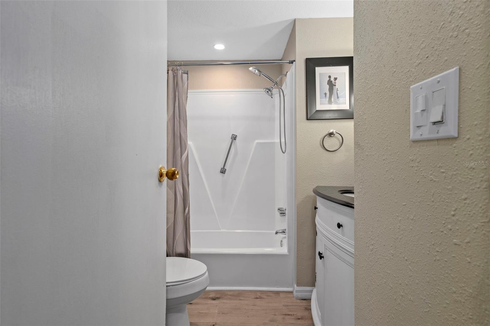 Listing photo id 31 for 15342 Brookridge Boulevard