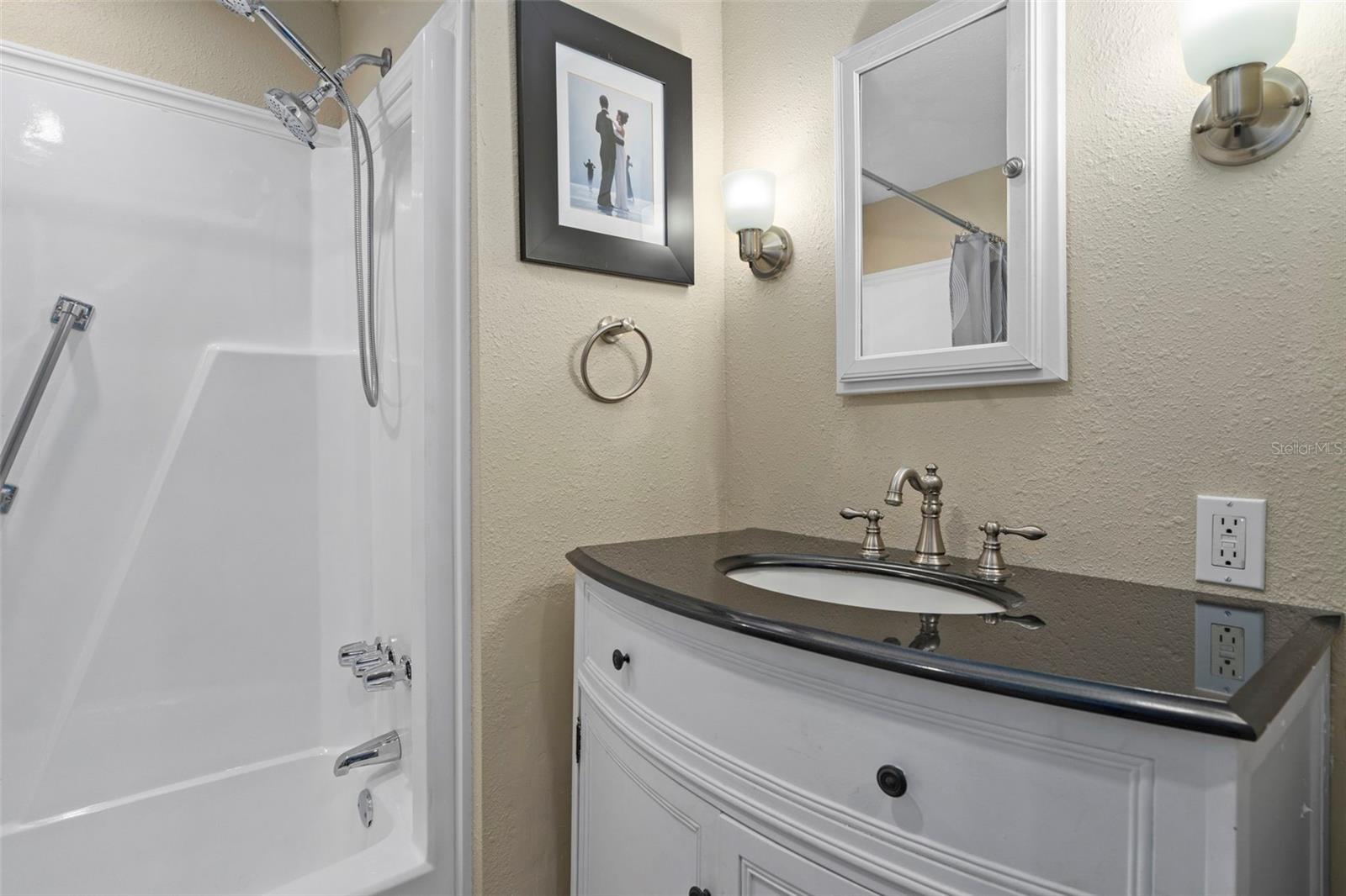 Listing photo id 32 for 15342 Brookridge Boulevard