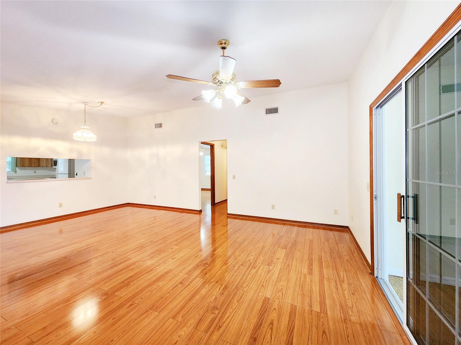 Image 10 of 46 For 37347 Derbyshire Drive