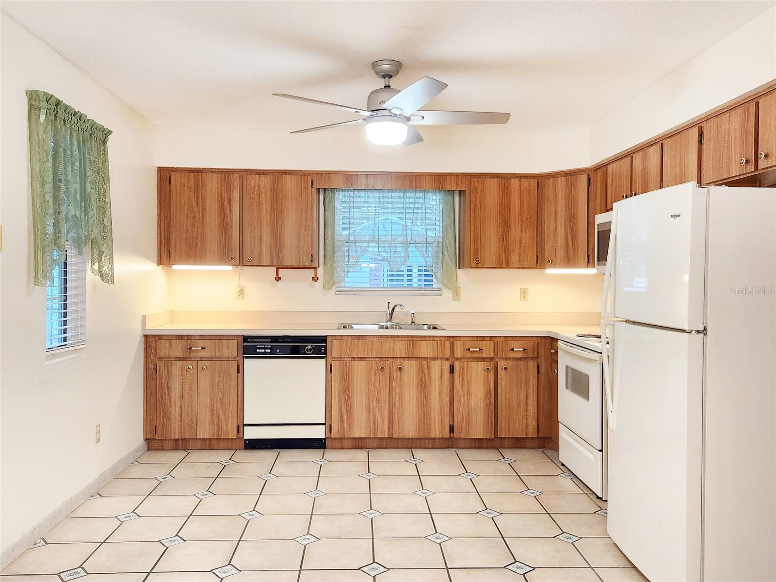 Image 15 of 46 For 37347 Derbyshire Drive