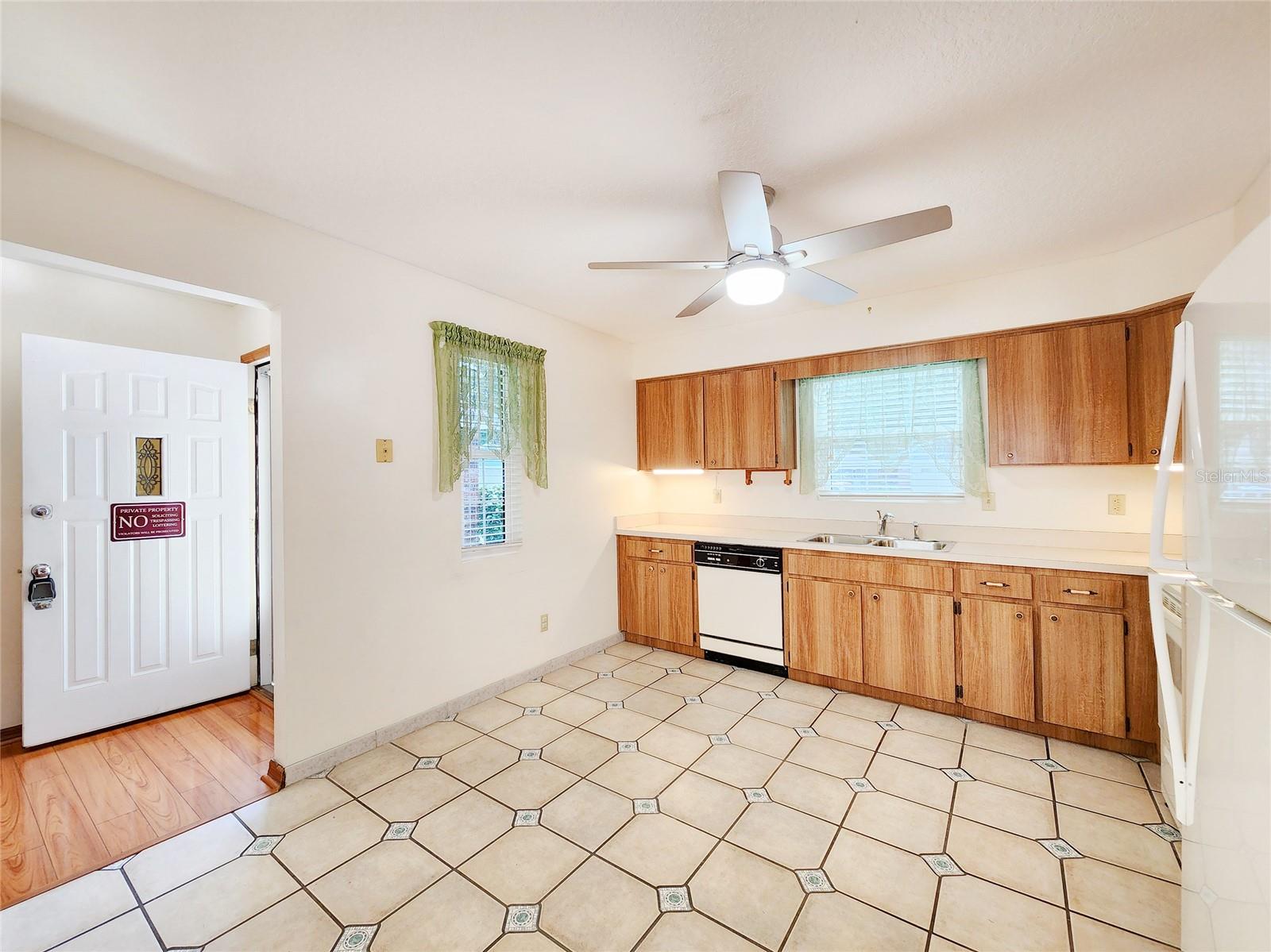 Image 16 of 46 For 37347 Derbyshire Drive