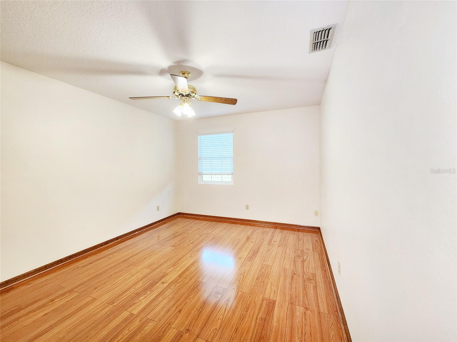 Image 30 of 46 For 37347 Derbyshire Drive