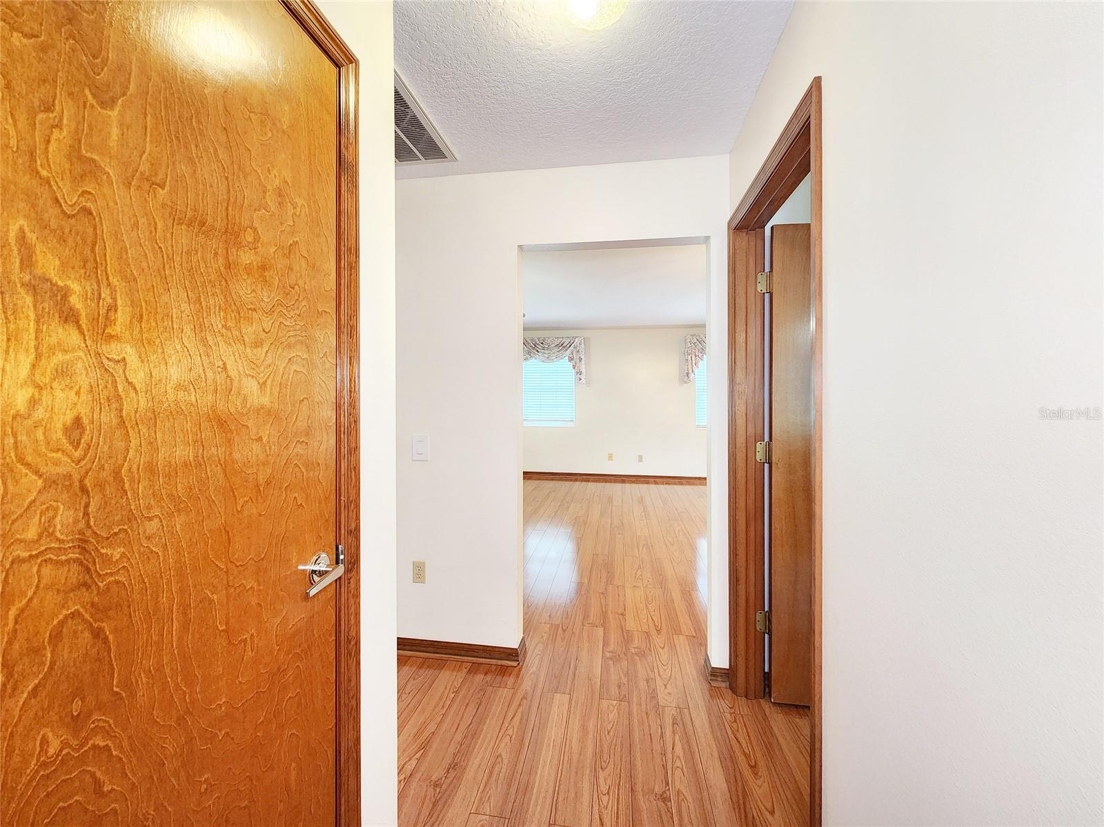 Image 34 of 46 For 37347 Derbyshire Drive