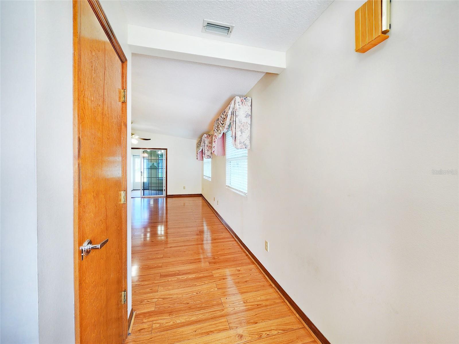 Image 6 of 46 For 37347 Derbyshire Drive