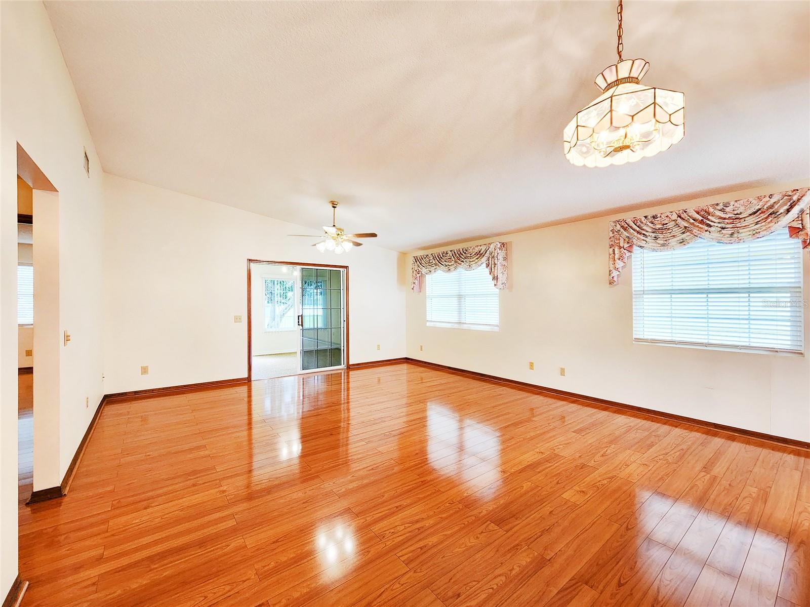 Image 7 of 46 For 37347 Derbyshire Drive