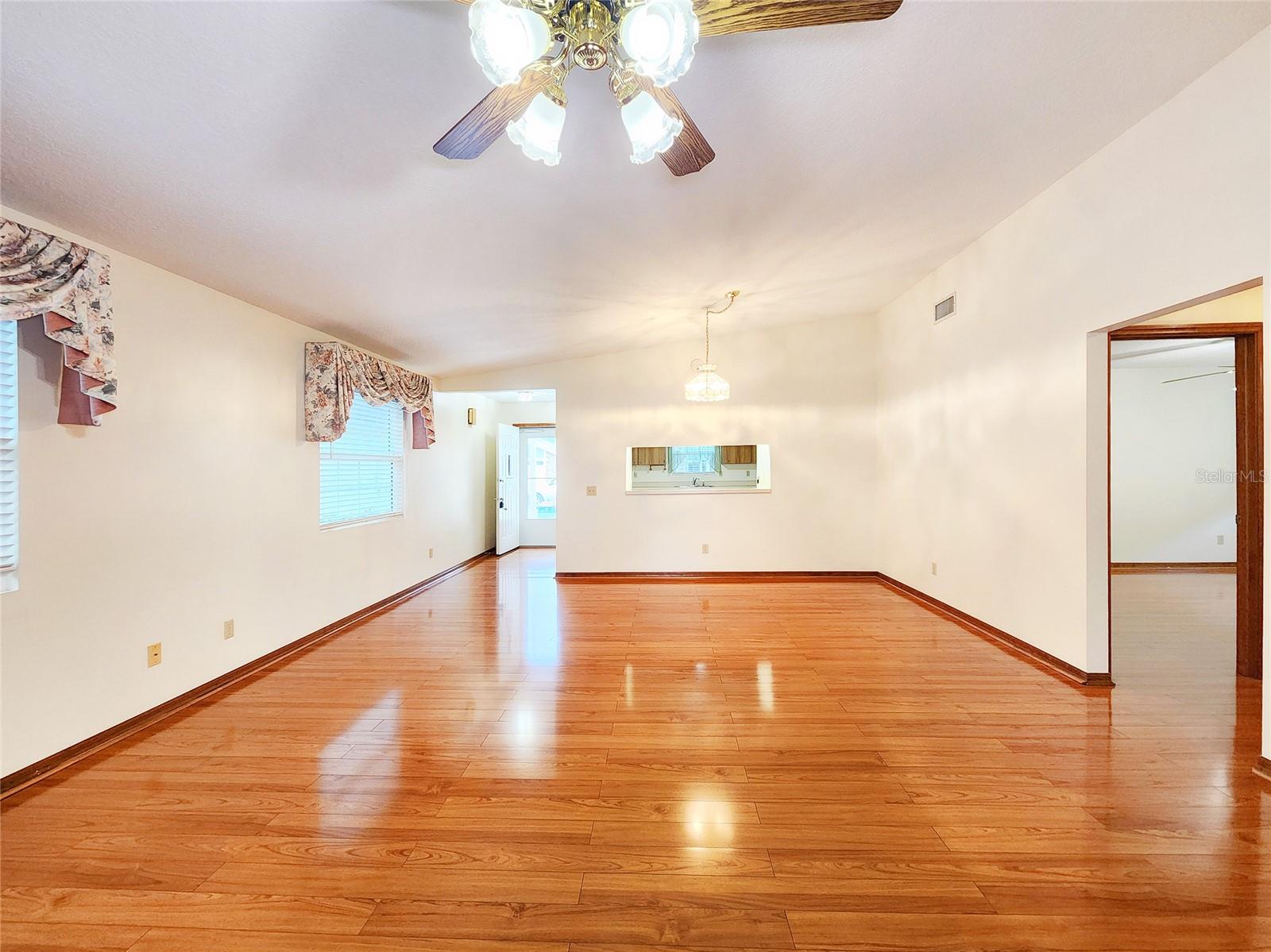 Image 9 of 46 For 37347 Derbyshire Drive