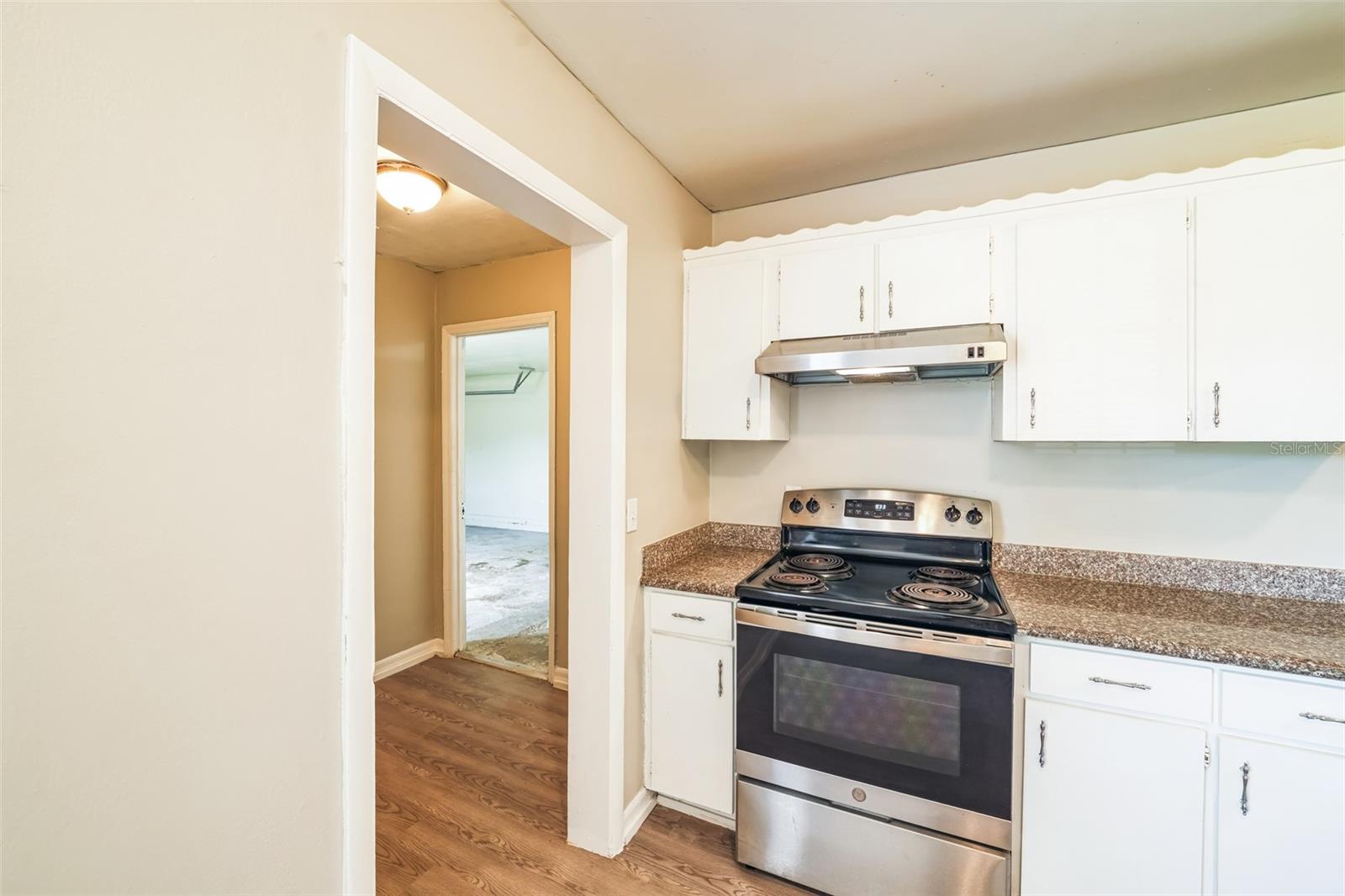 Image 11 of 32 For 750 Dromedary Drive