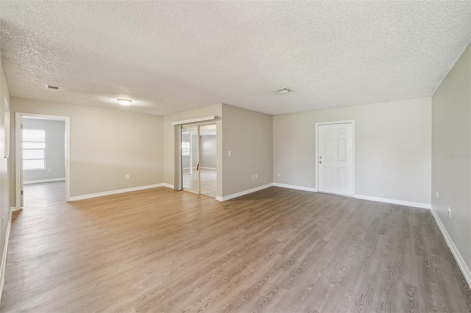 Image 14 of 32 For 750 Dromedary Drive