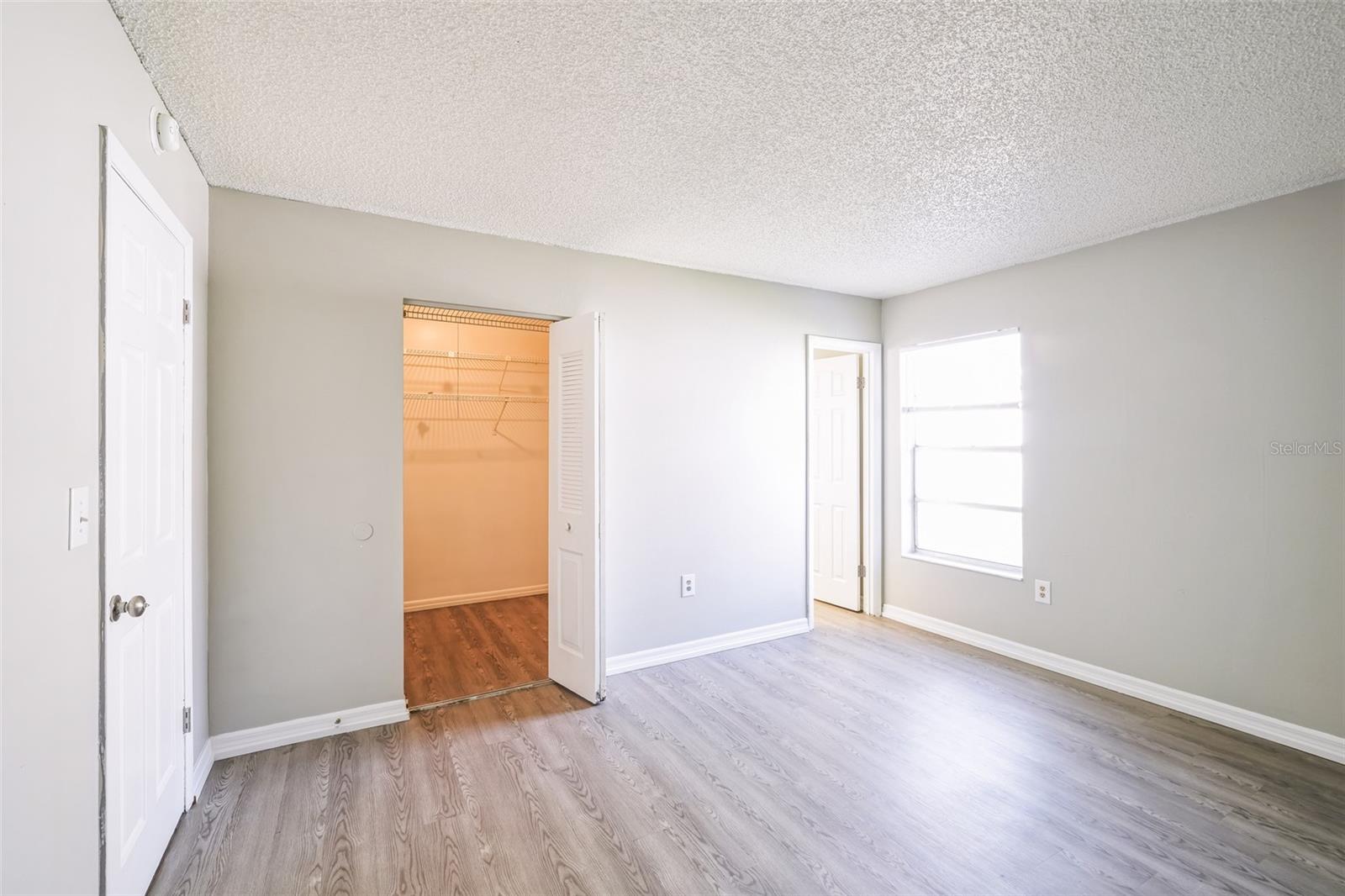 Image 4 of 32 For 750 Dromedary Drive