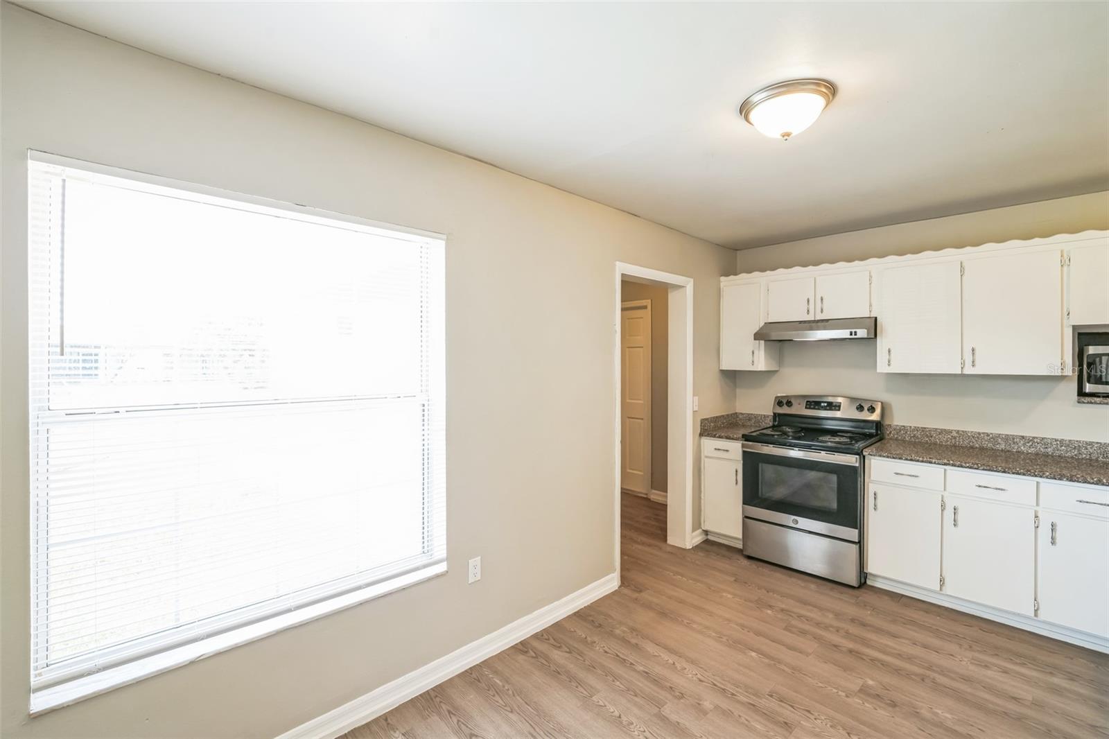 Image 7 of 32 For 750 Dromedary Drive