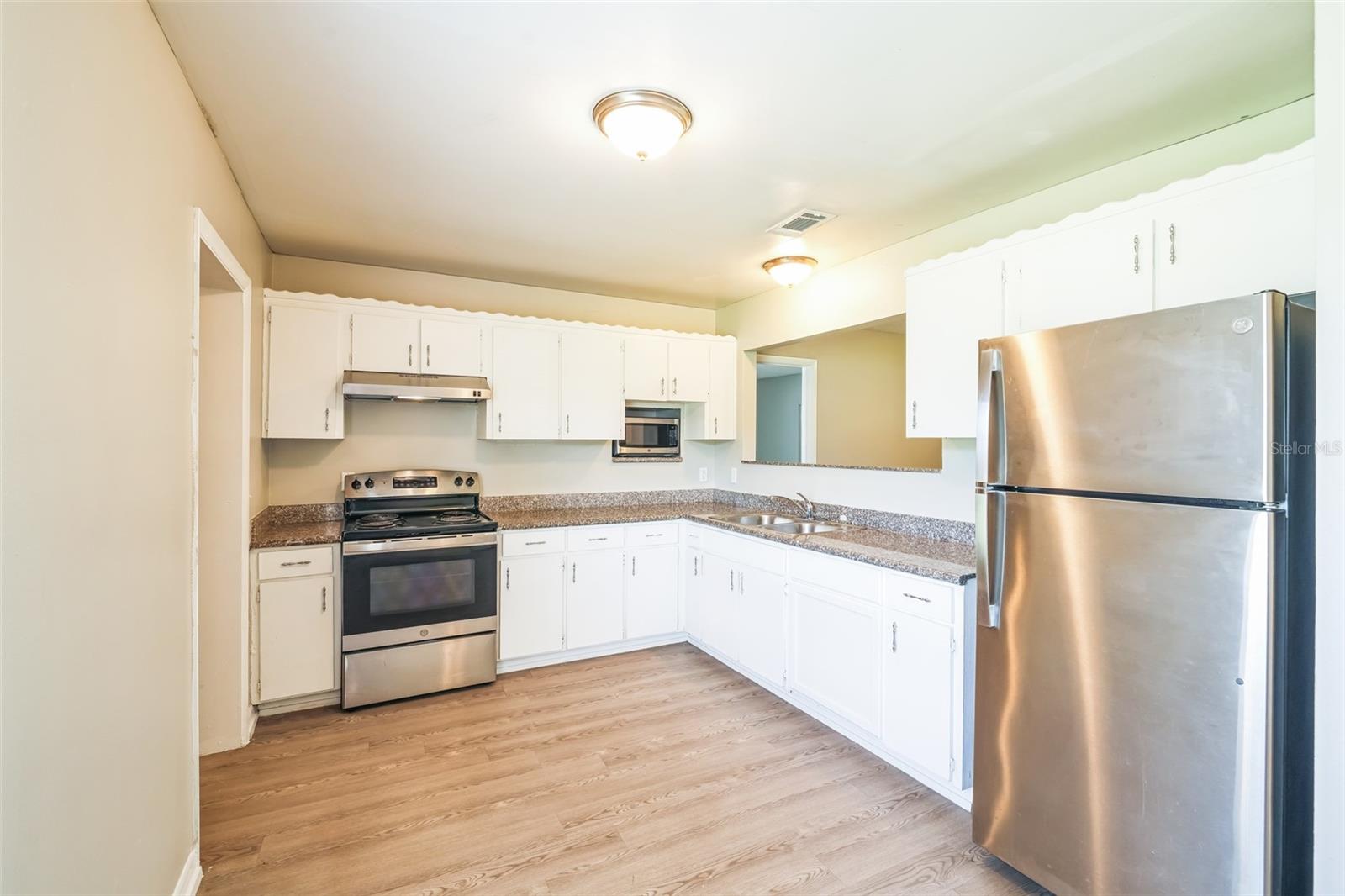 Image 8 of 32 For 750 Dromedary Drive