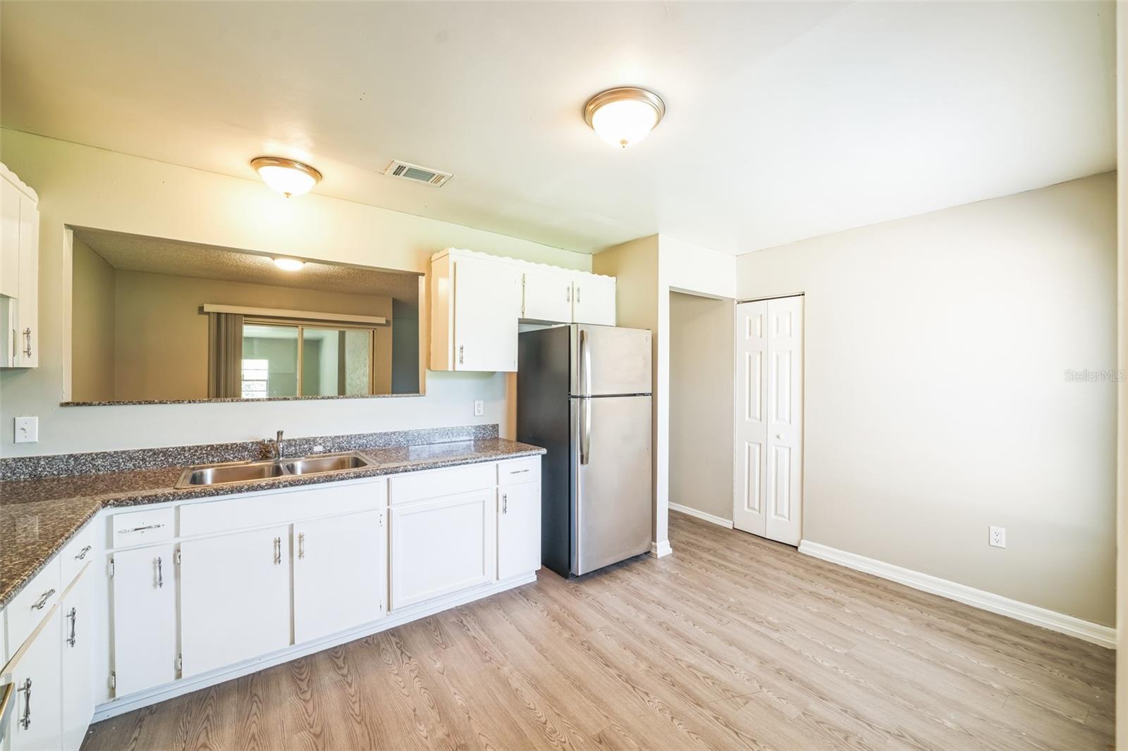 Image 9 of 32 For 750 Dromedary Drive