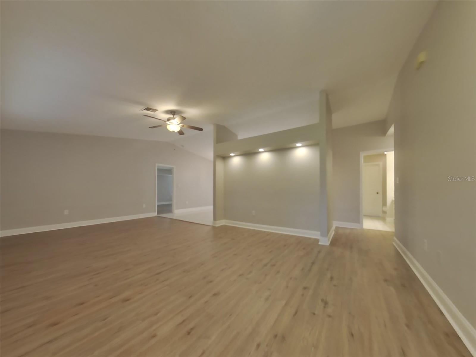 Image 4 of 17 For 26352 Barbinos Drive