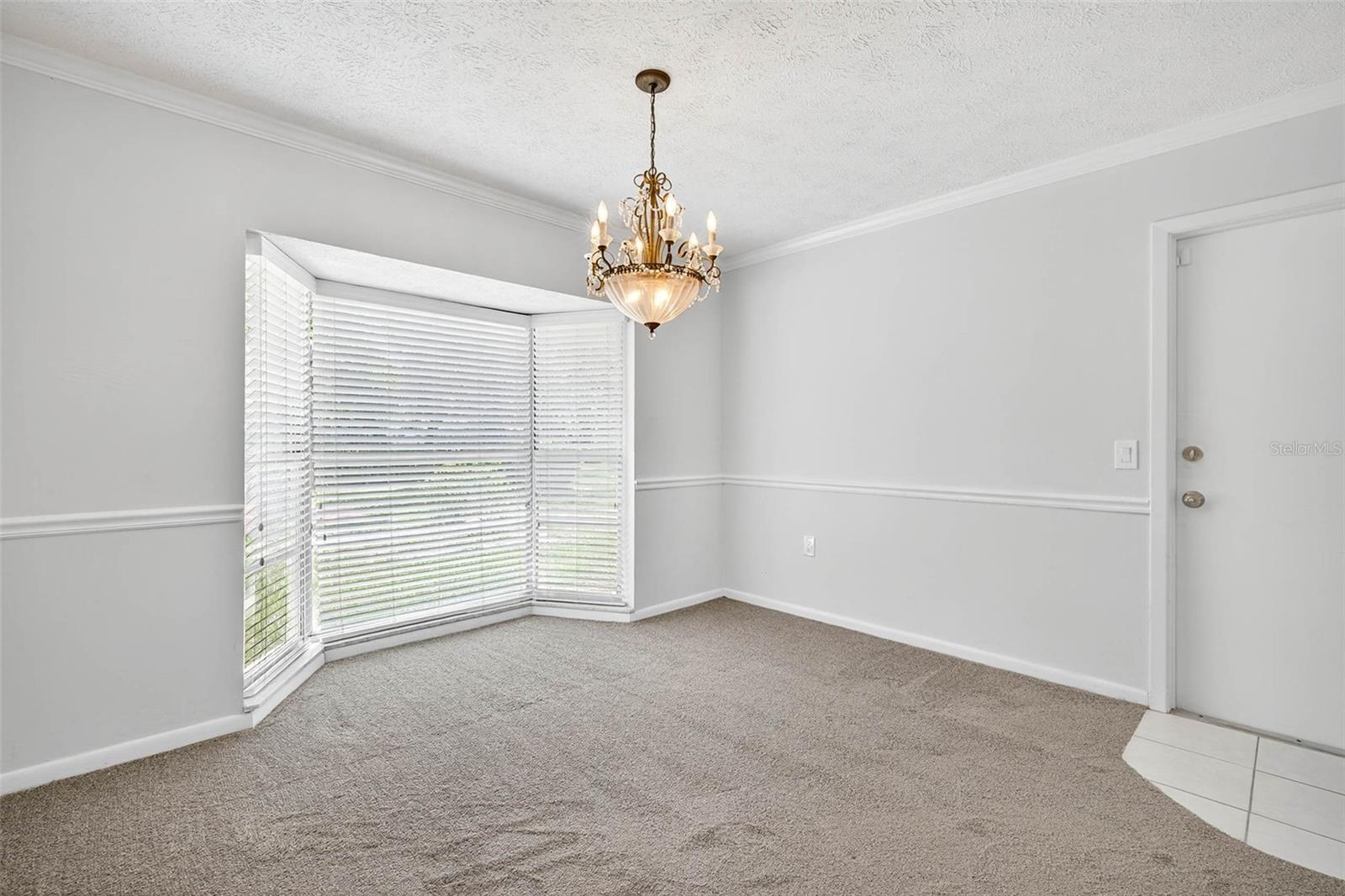 Image 10 of 58 For 401 Woodcrest Road