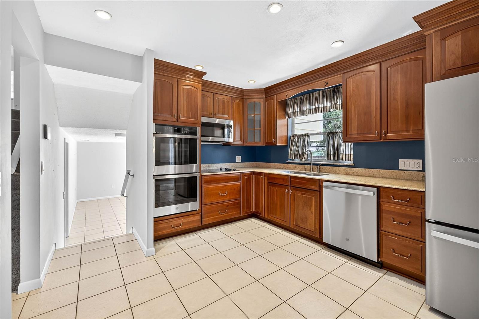 Image 14 of 58 For 401 Woodcrest Road
