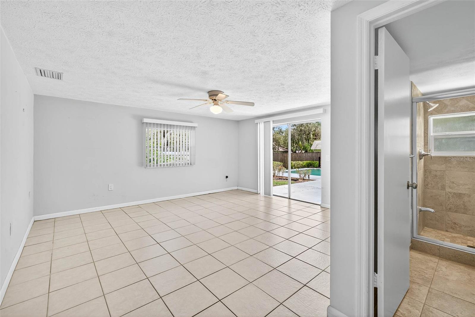 Image 19 of 58 For 401 Woodcrest Road