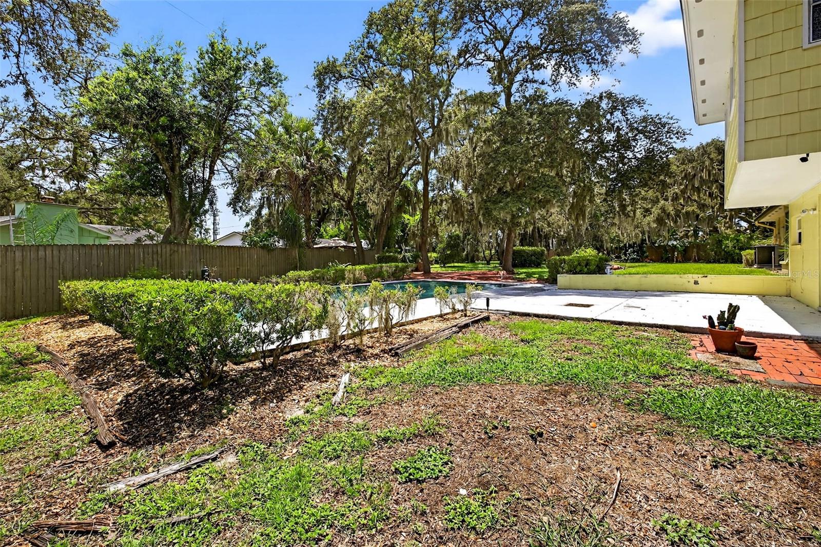 Image 46 of 58 For 401 Woodcrest Road