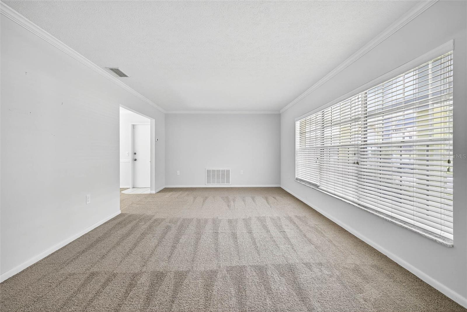 Image 6 of 58 For 401 Woodcrest Road