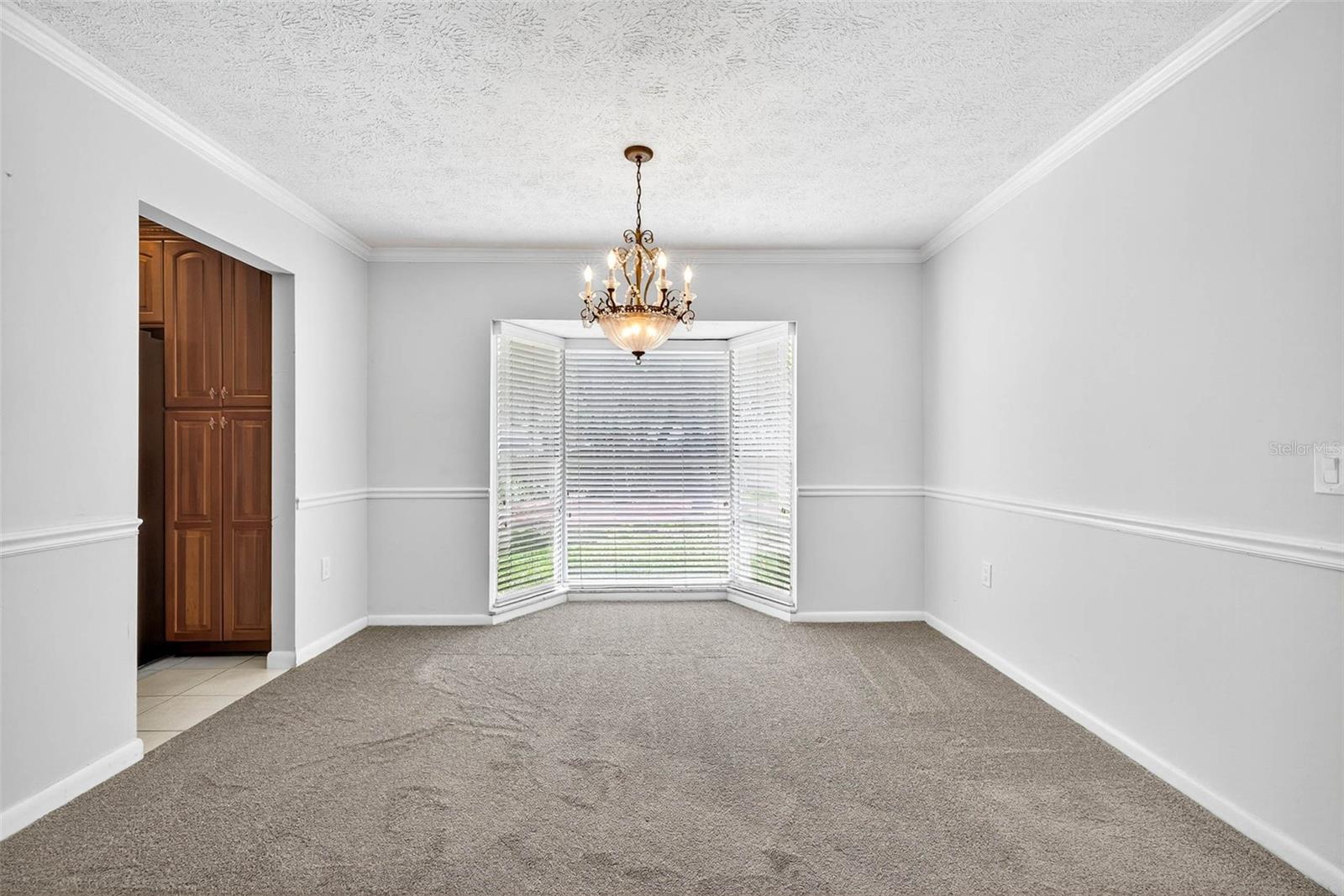 Image 9 of 58 For 401 Woodcrest Road