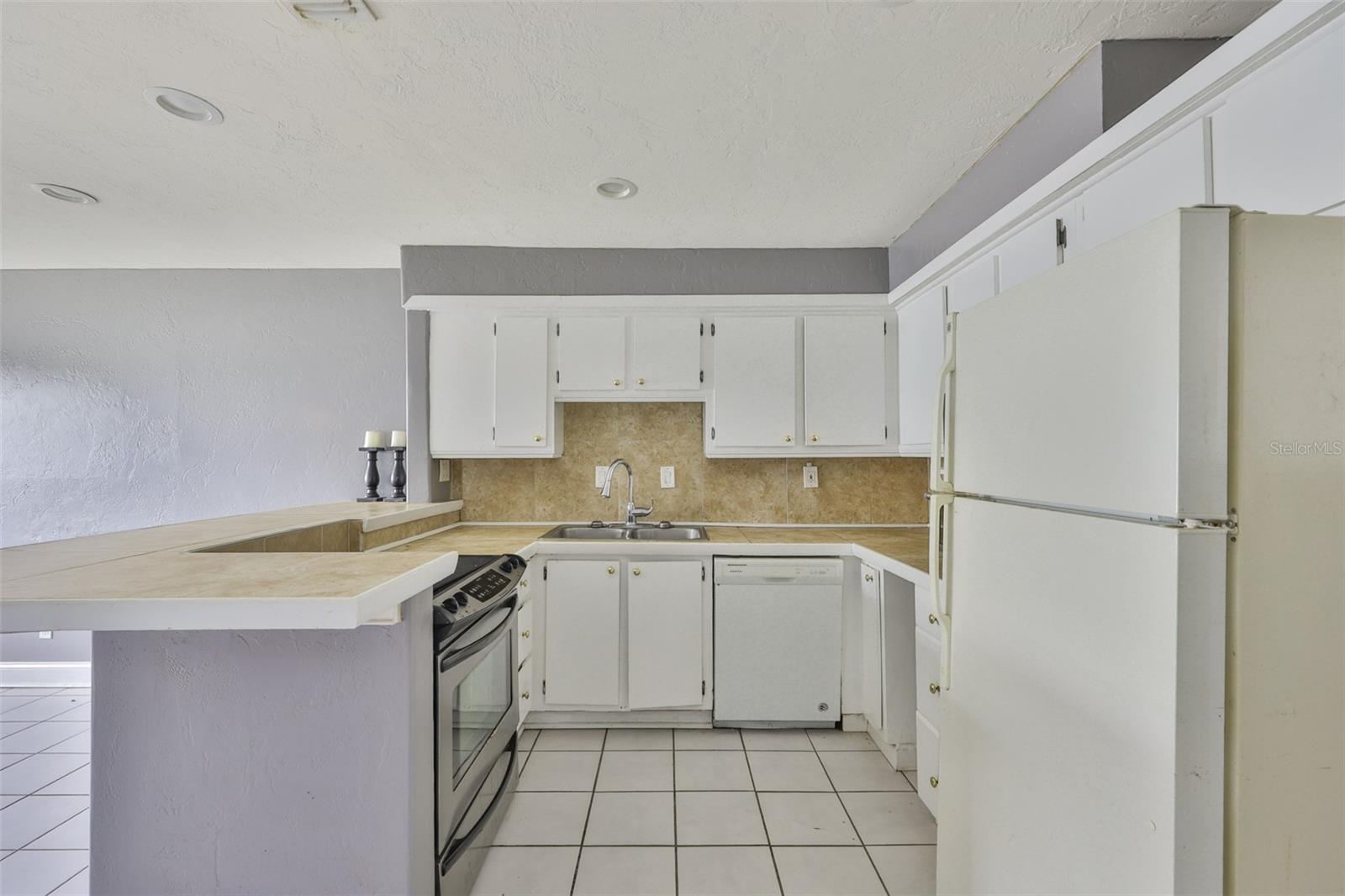 Image 5 of 50 For 1045 Apollo Beach Boulevard A
