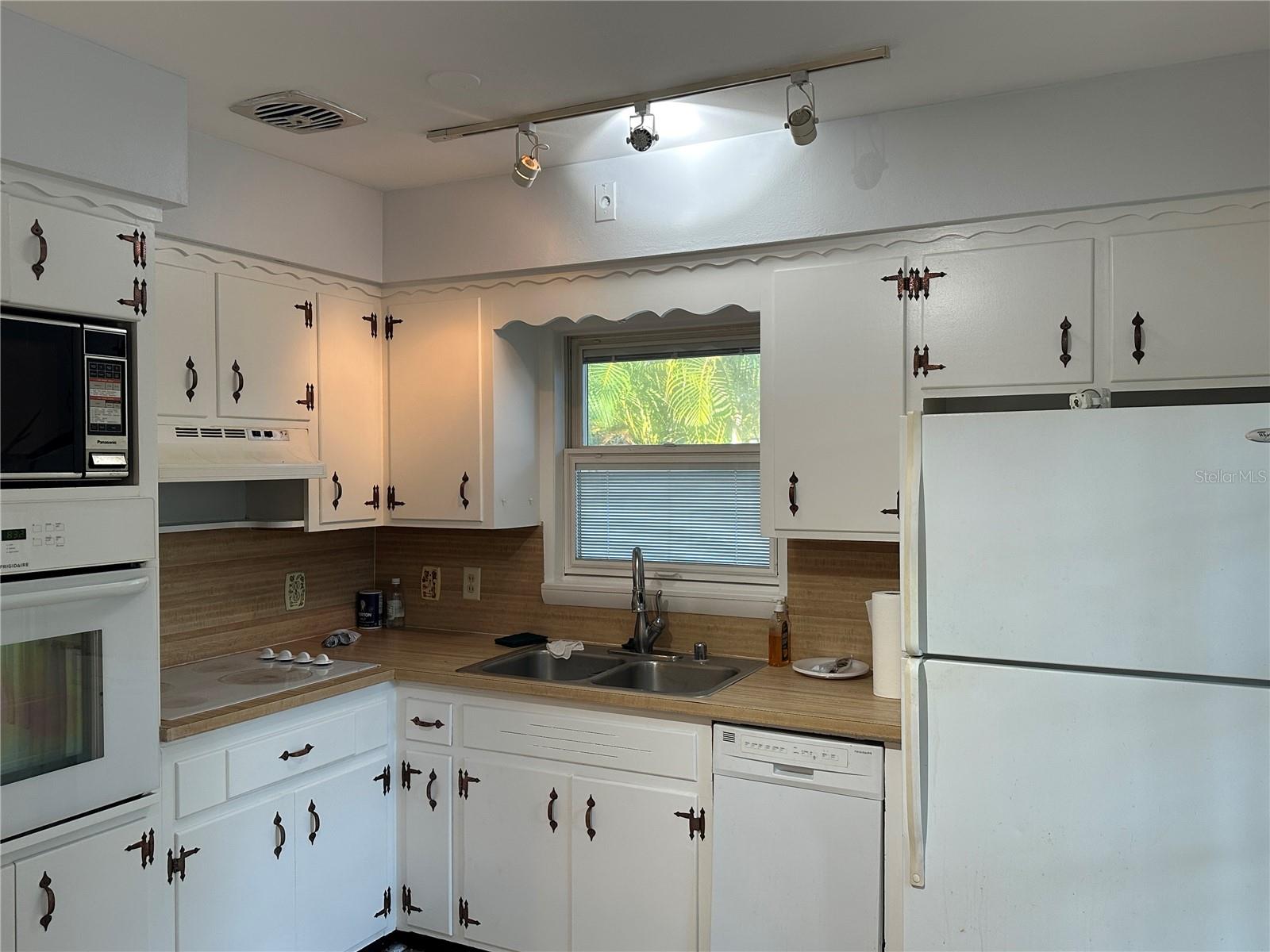 Image 11 of 20 For 8253 29th Avenue N