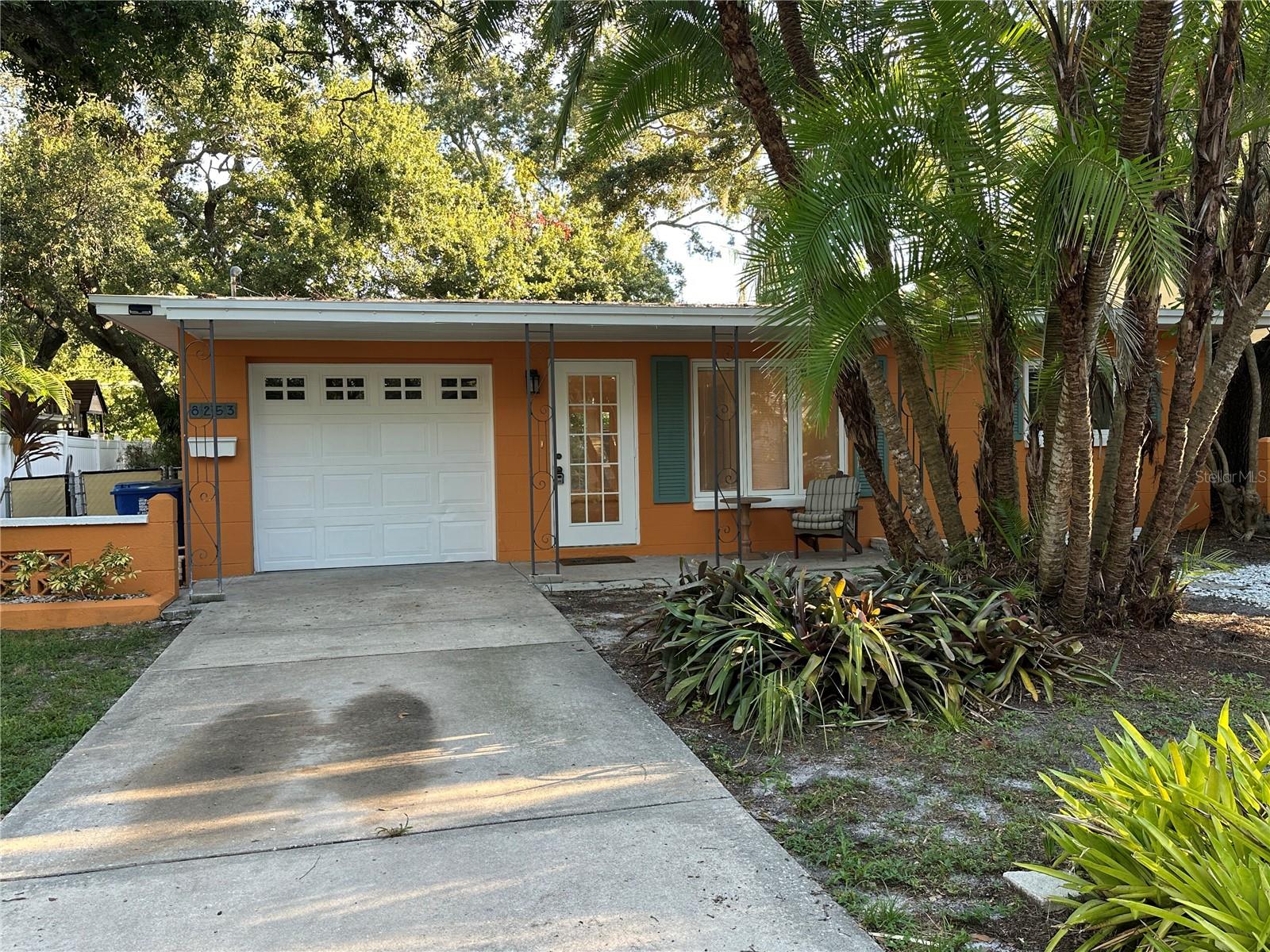 Image 3 of 20 For 8253 29th Avenue N
