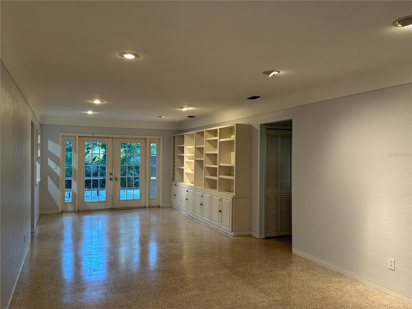 Image 5 of 20 For 8253 29th Avenue N