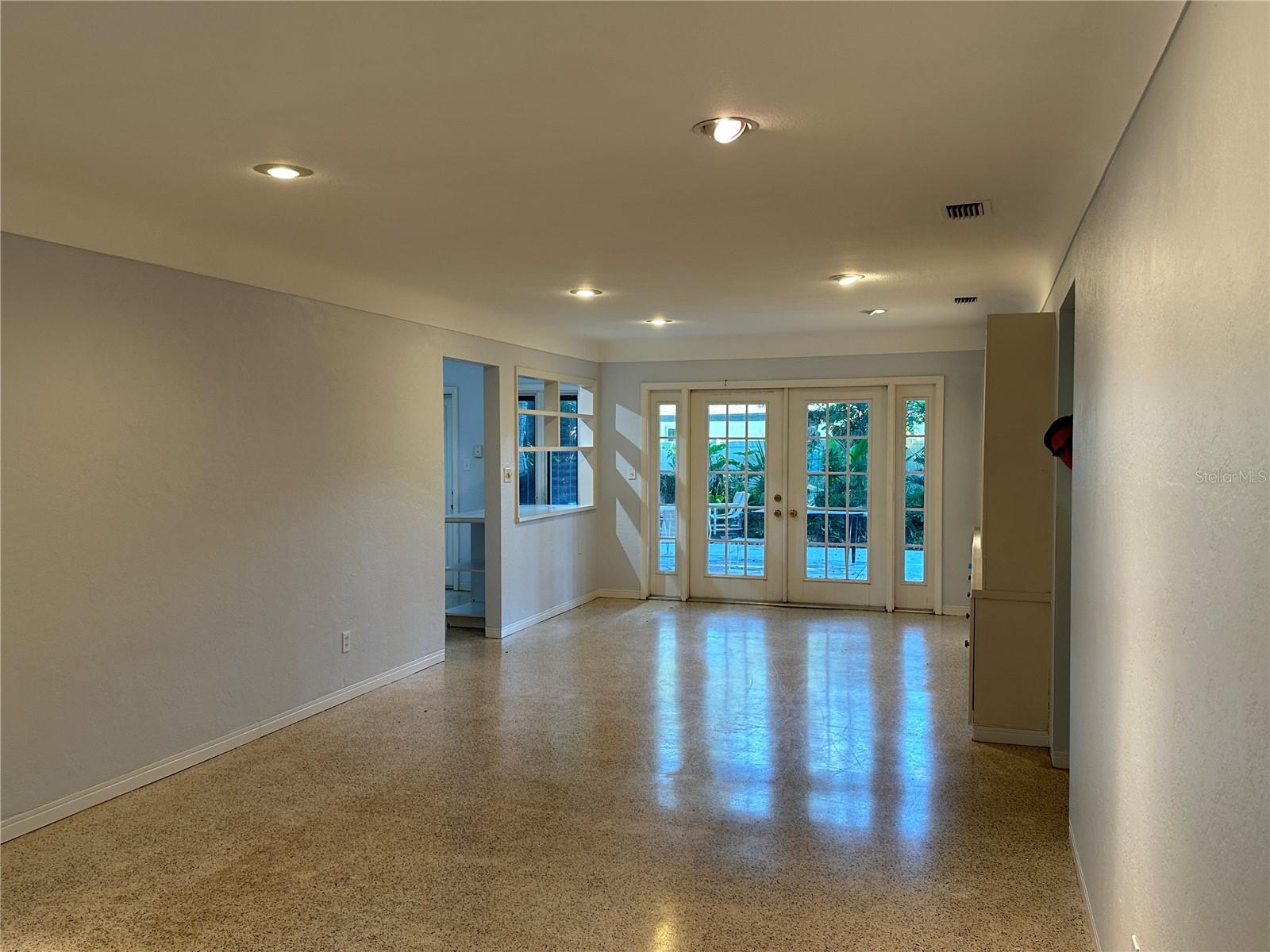 Image 6 of 20 For 8253 29th Avenue N