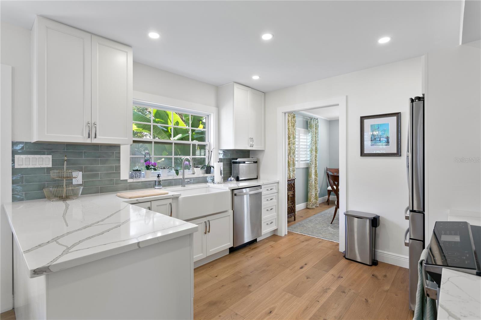 Listing photo id 9 for 4705 San Rafael Street