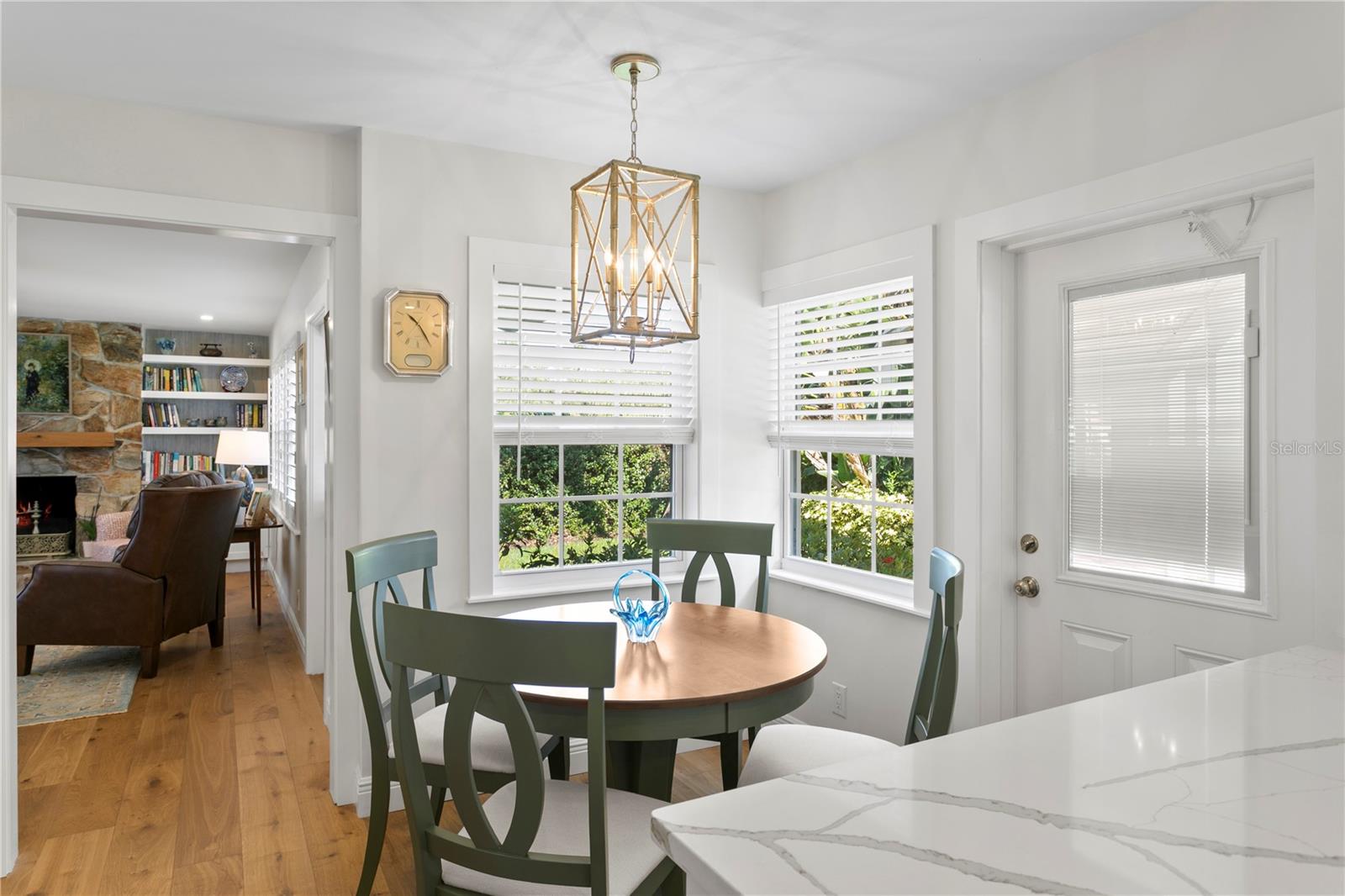 Listing photo id 12 for 4705 San Rafael Street