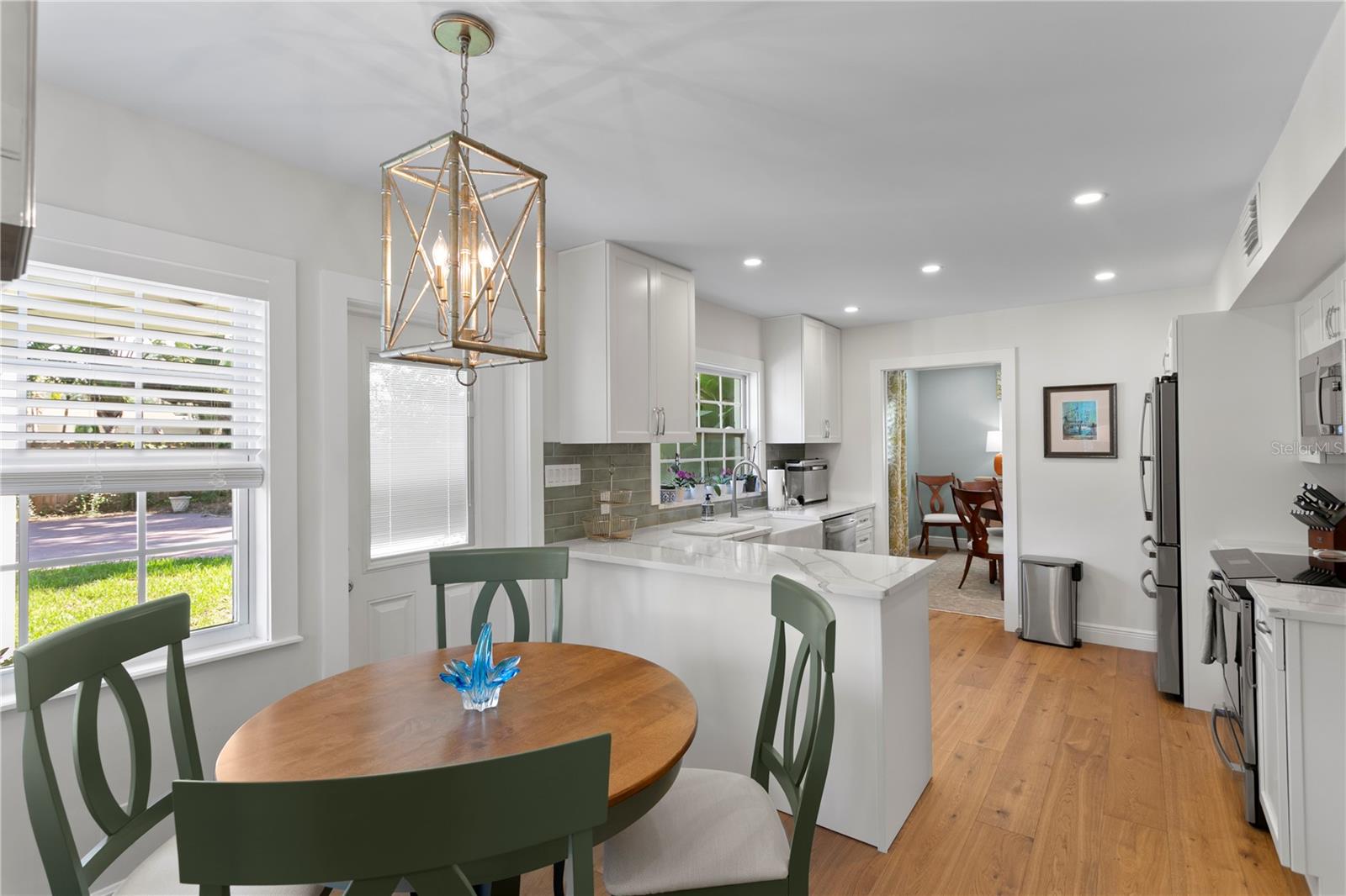Listing photo id 13 for 4705 San Rafael Street