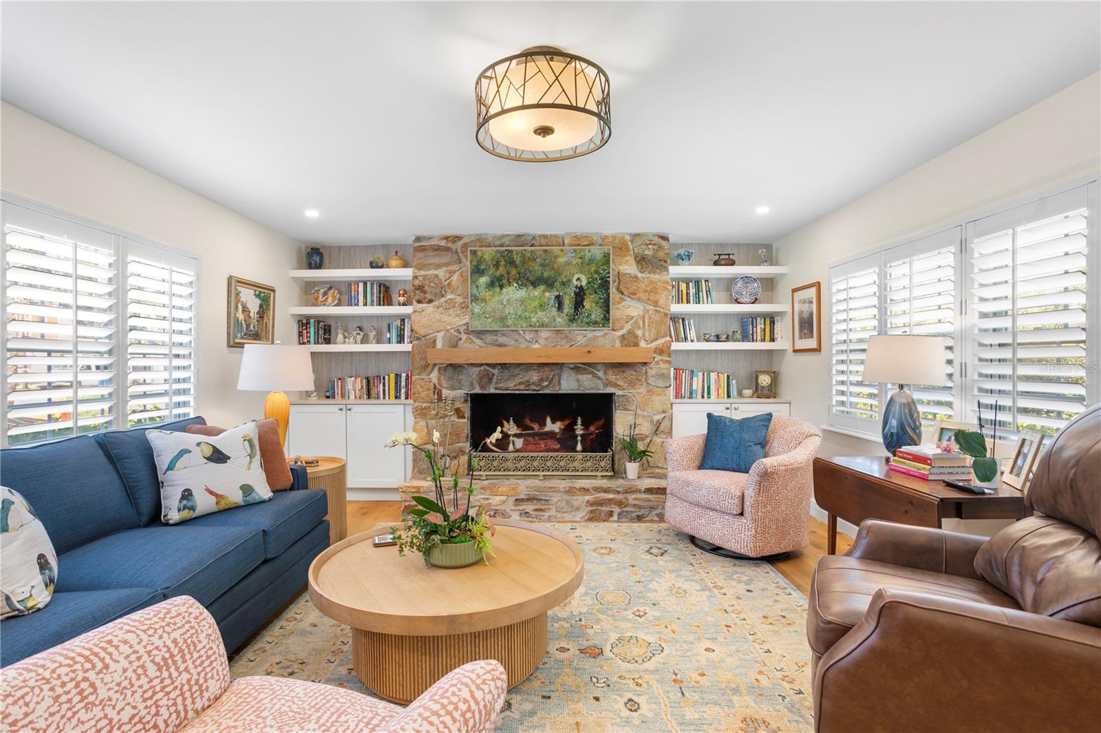 Listing photo id 17 for 4705 San Rafael Street