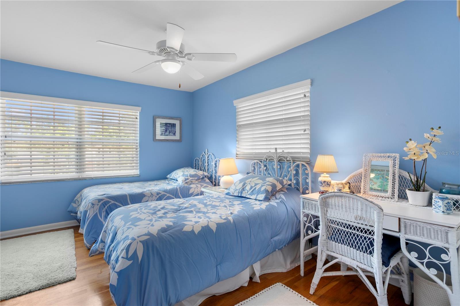 Listing photo id 23 for 4705 San Rafael Street