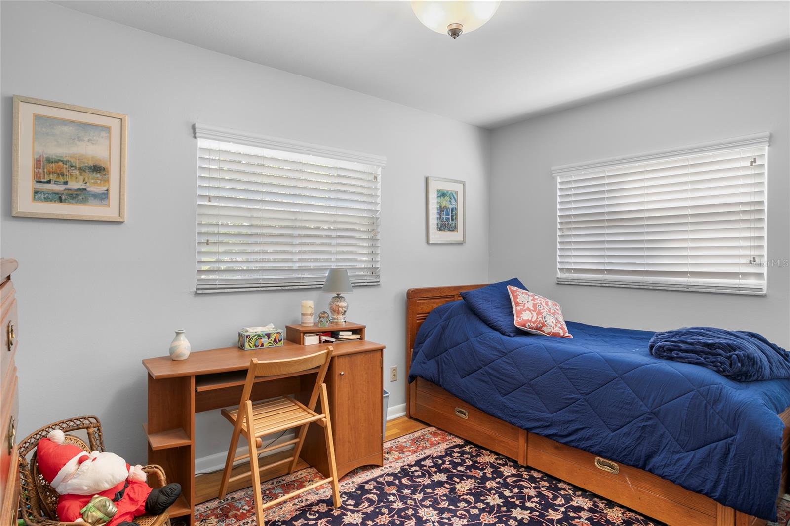Listing photo id 26 for 4705 San Rafael Street