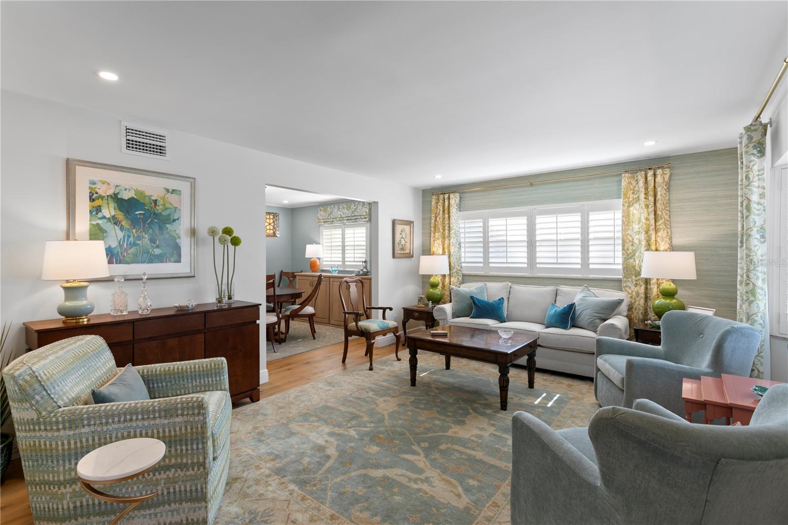 Listing photo id 1 for 4705 San Rafael Street