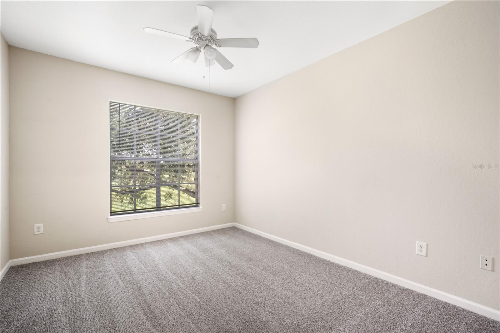 Image 16 of 23 For 9301 Crescent Loop Circle 206