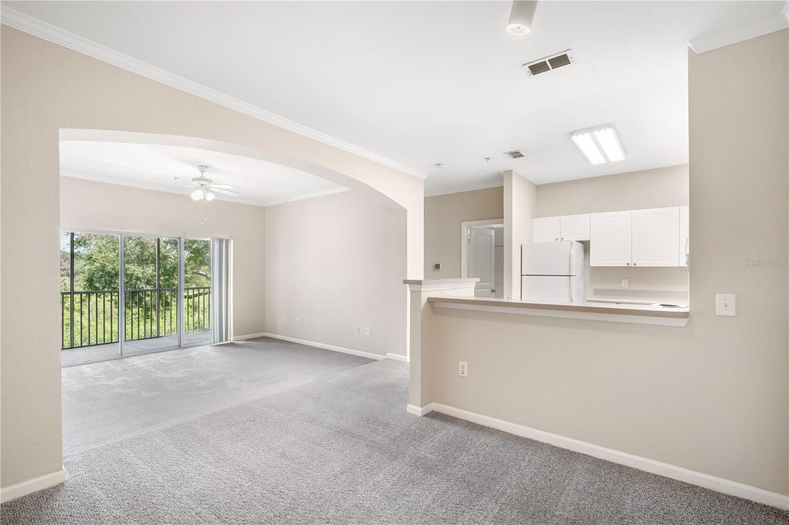 Image 5 of 23 For 9301 Crescent Loop Circle 206