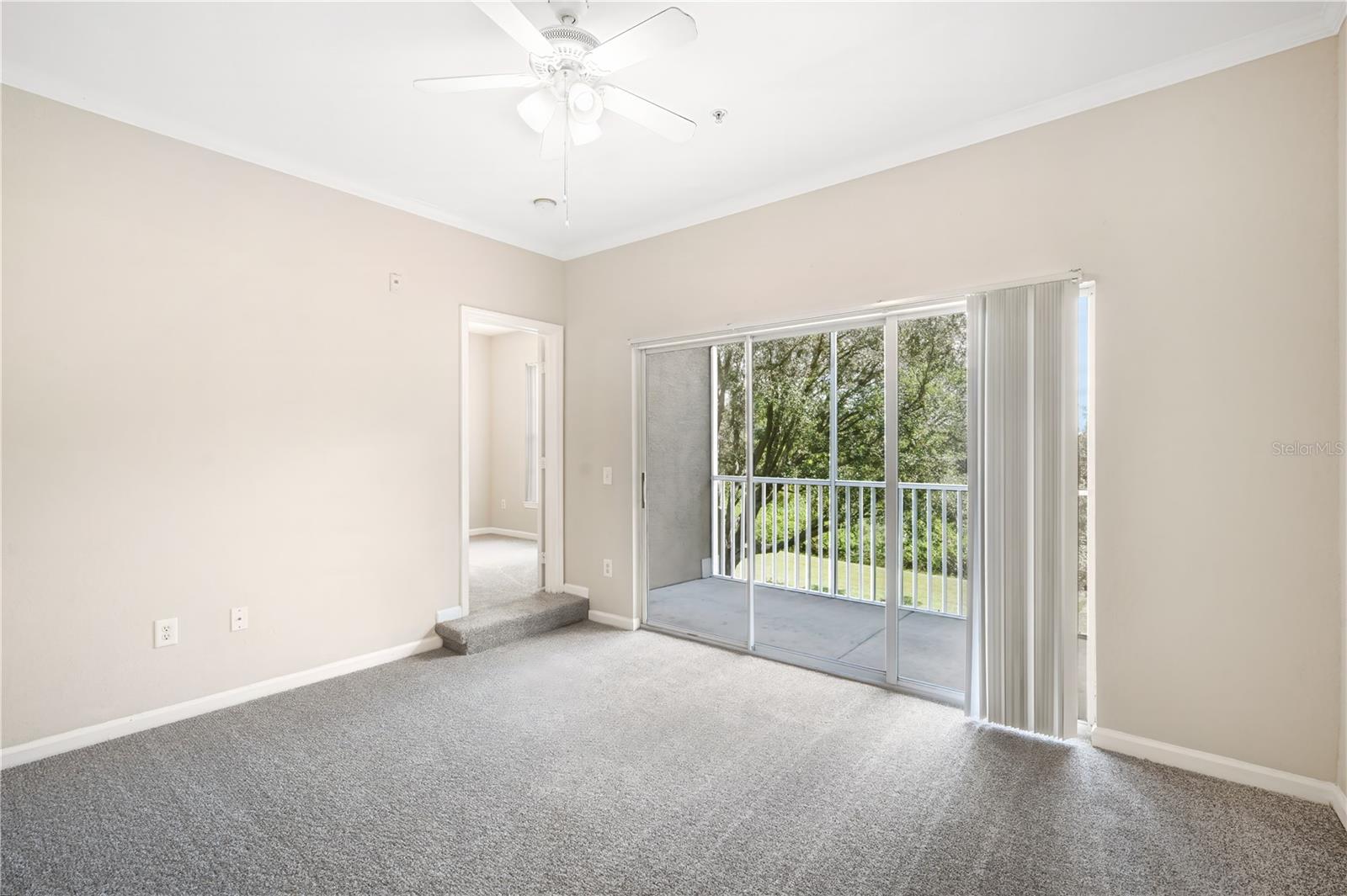 Image 9 of 23 For 9301 Crescent Loop Circle 206