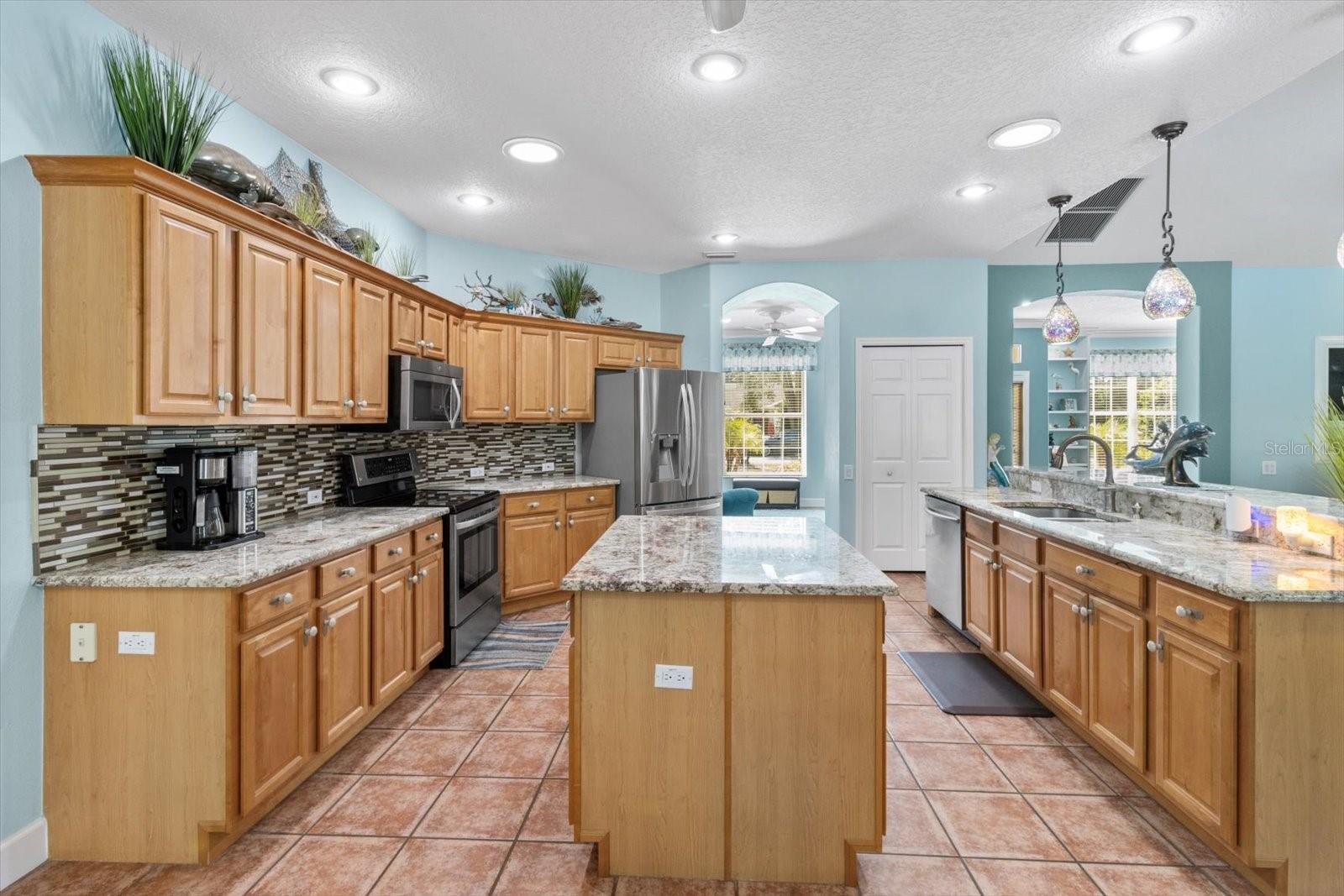 Image 13 of 47 For 30 Mayflower Court S