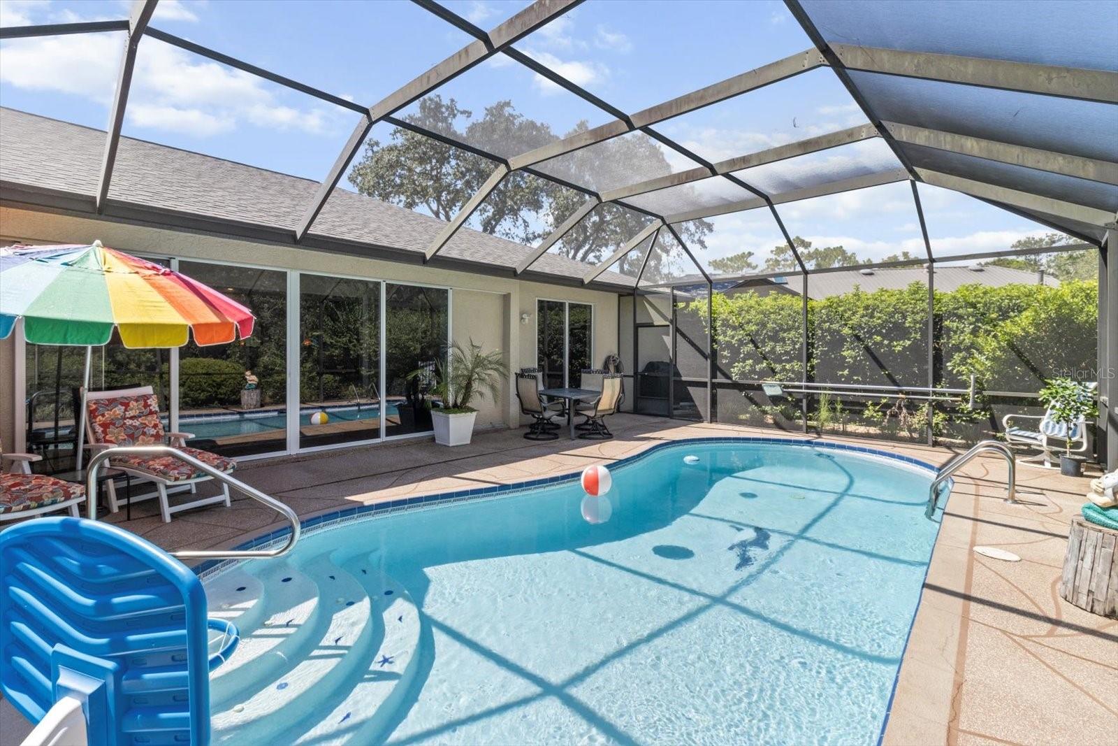 Image 36 of 47 For 30 Mayflower Court S