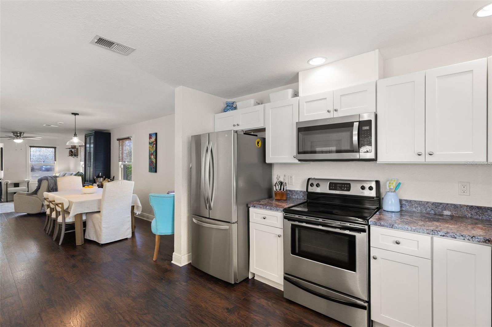 Image 15 of 31 For 469 38th Avenue N