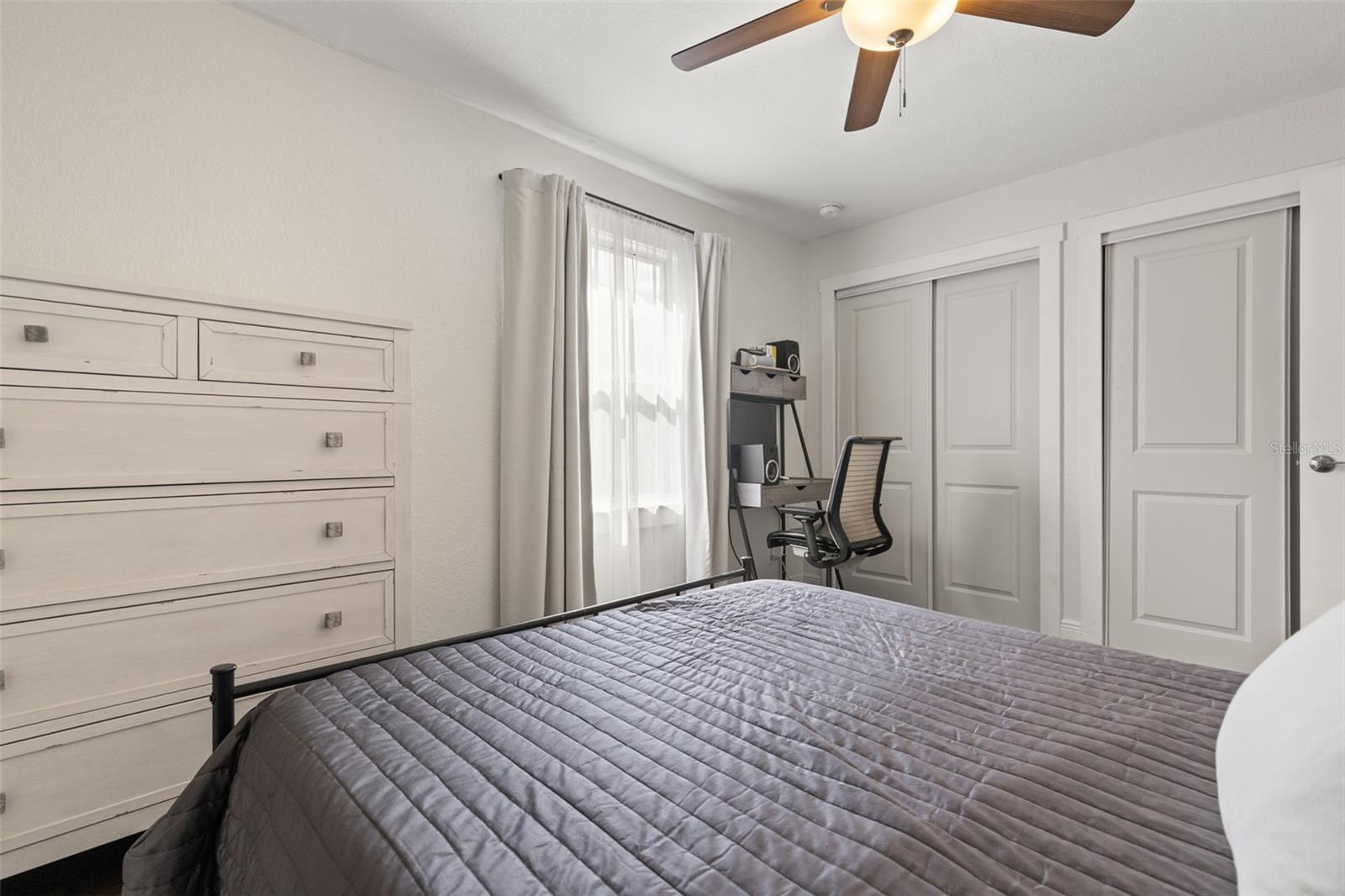 Image 18 of 31 For 469 38th Avenue N