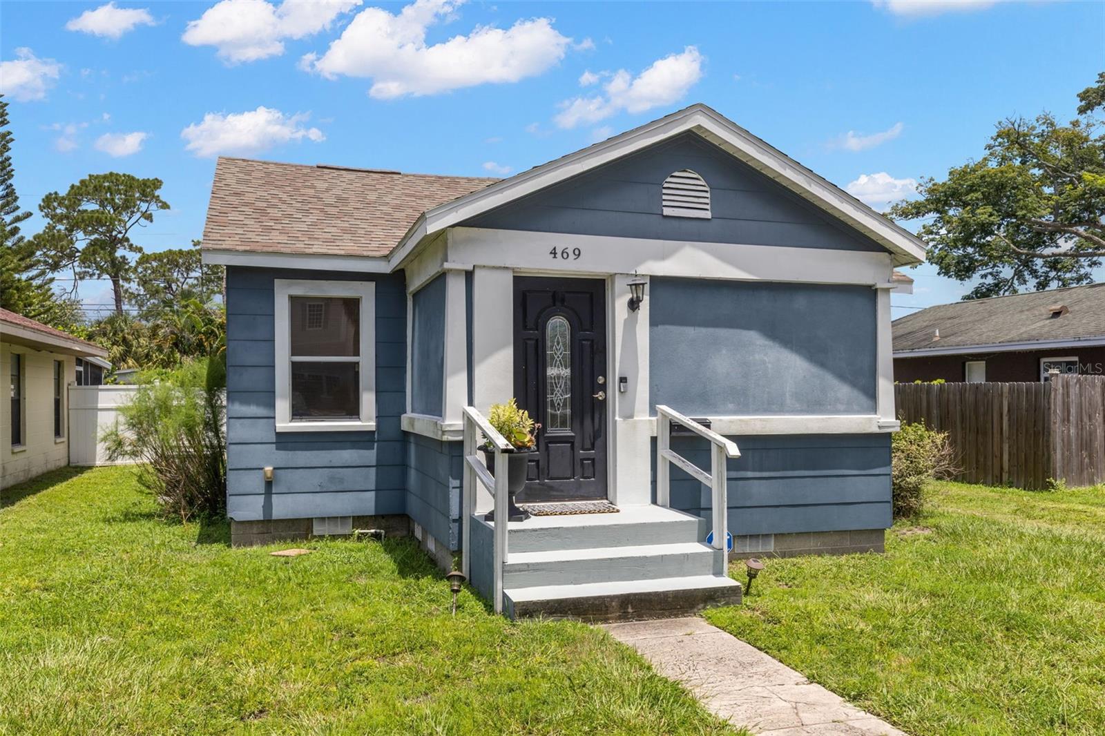 Image 2 of 31 For 469 38th Avenue N