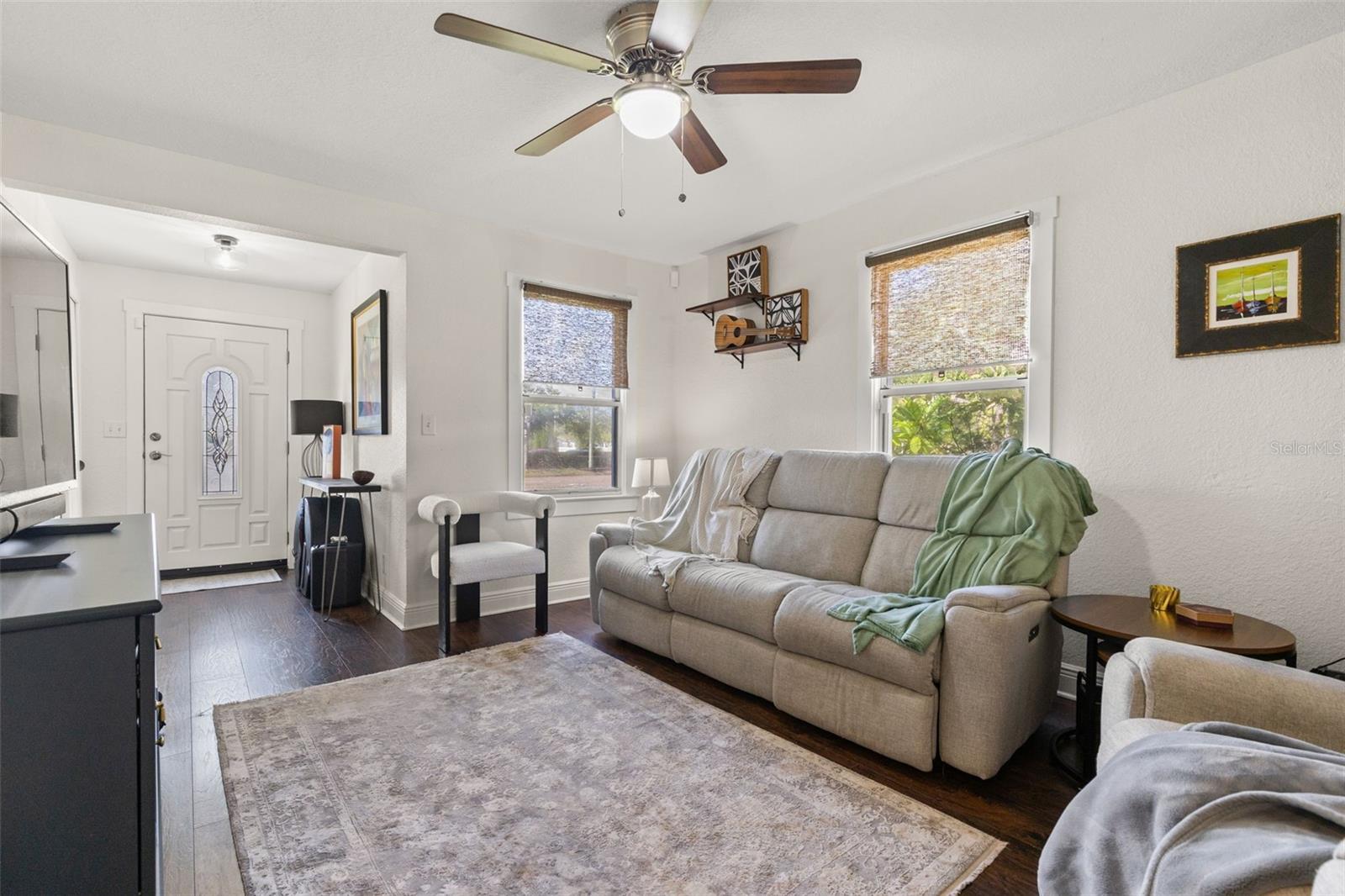 Image 8 of 31 For 469 38th Avenue N