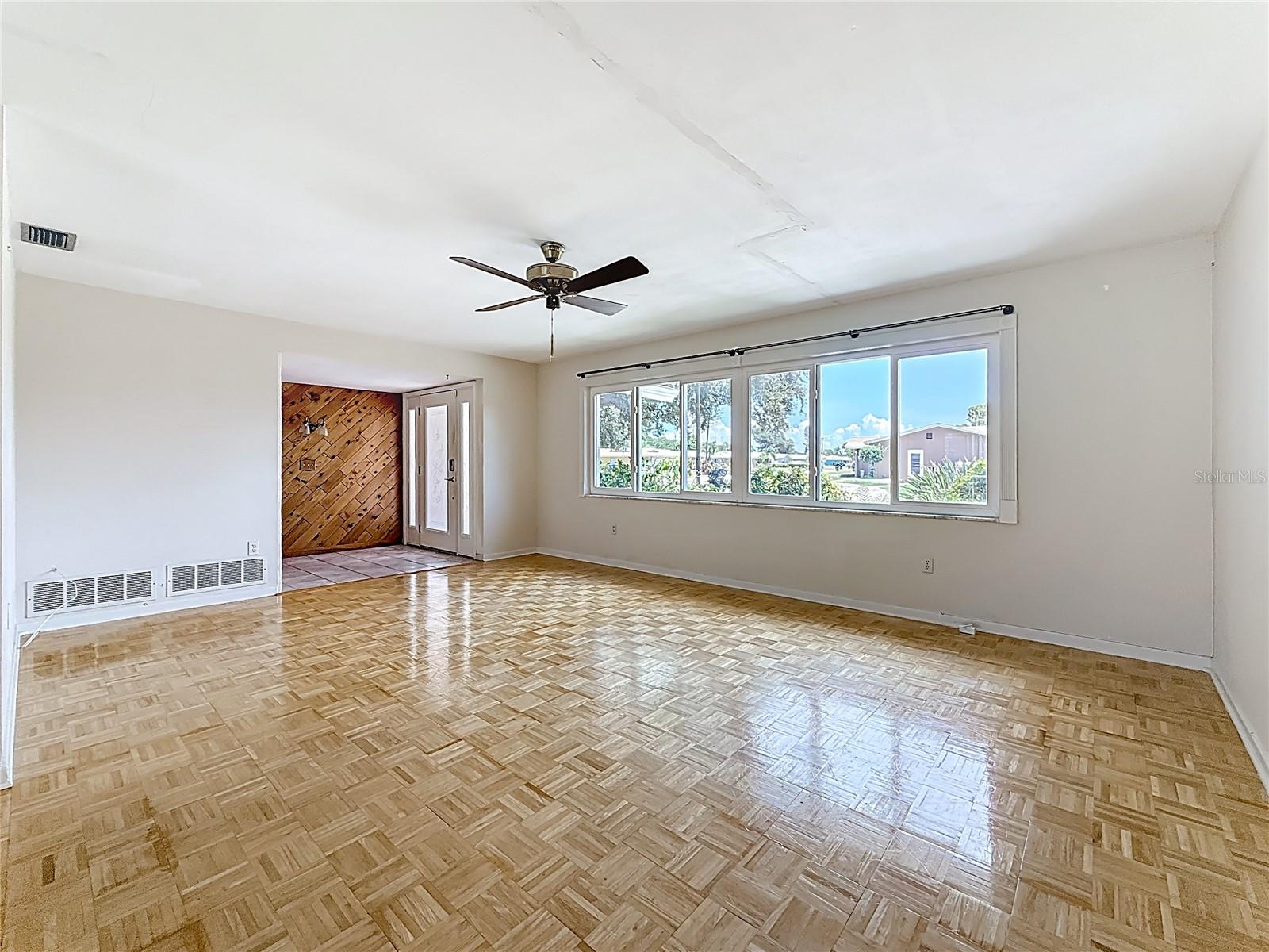 Image 21 of 100 For 6237 15th Street S