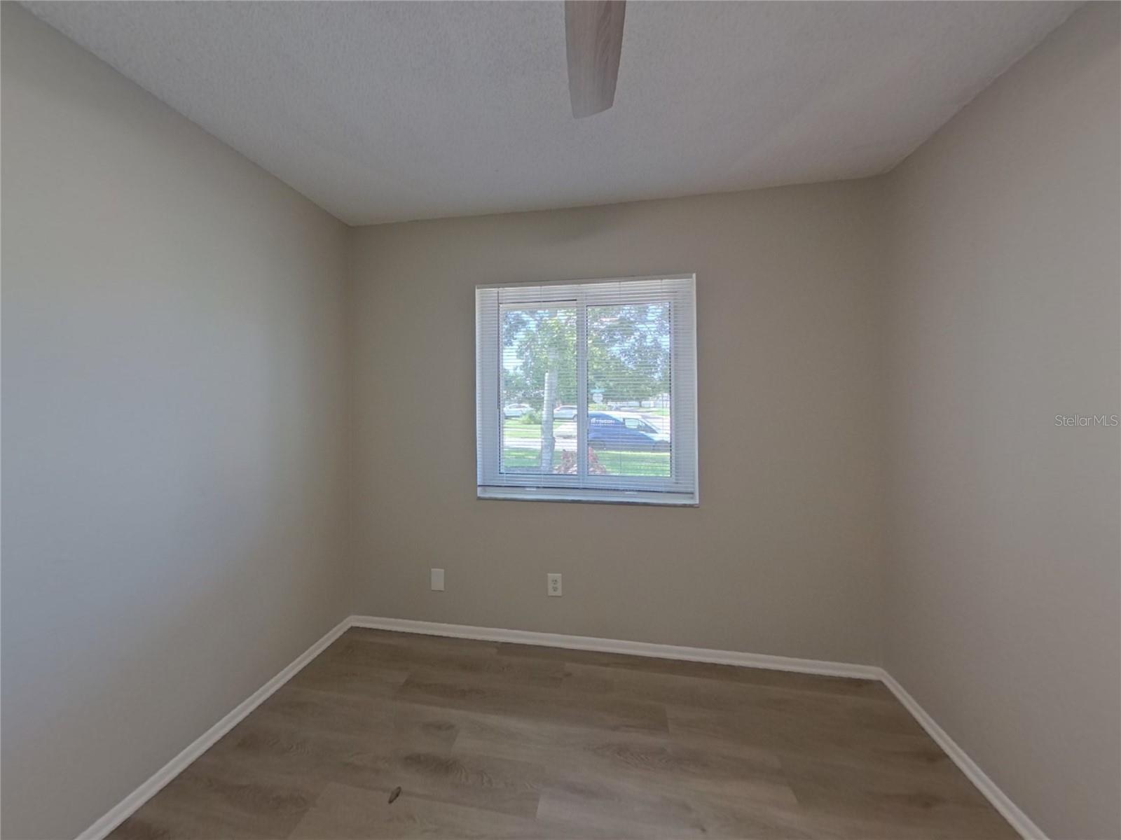 Image 10 of 13 For 8001 Cottonwoode Drive