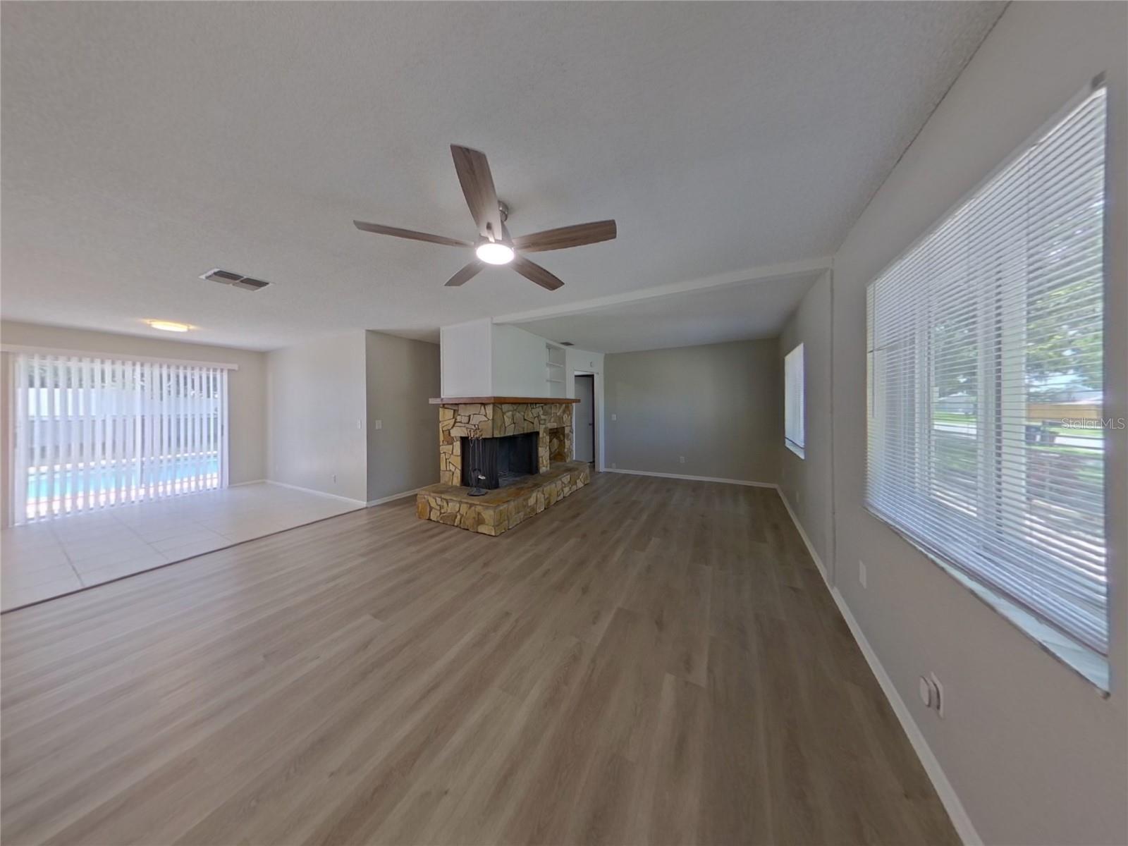 Image 3 of 13 For 8001 Cottonwoode Drive