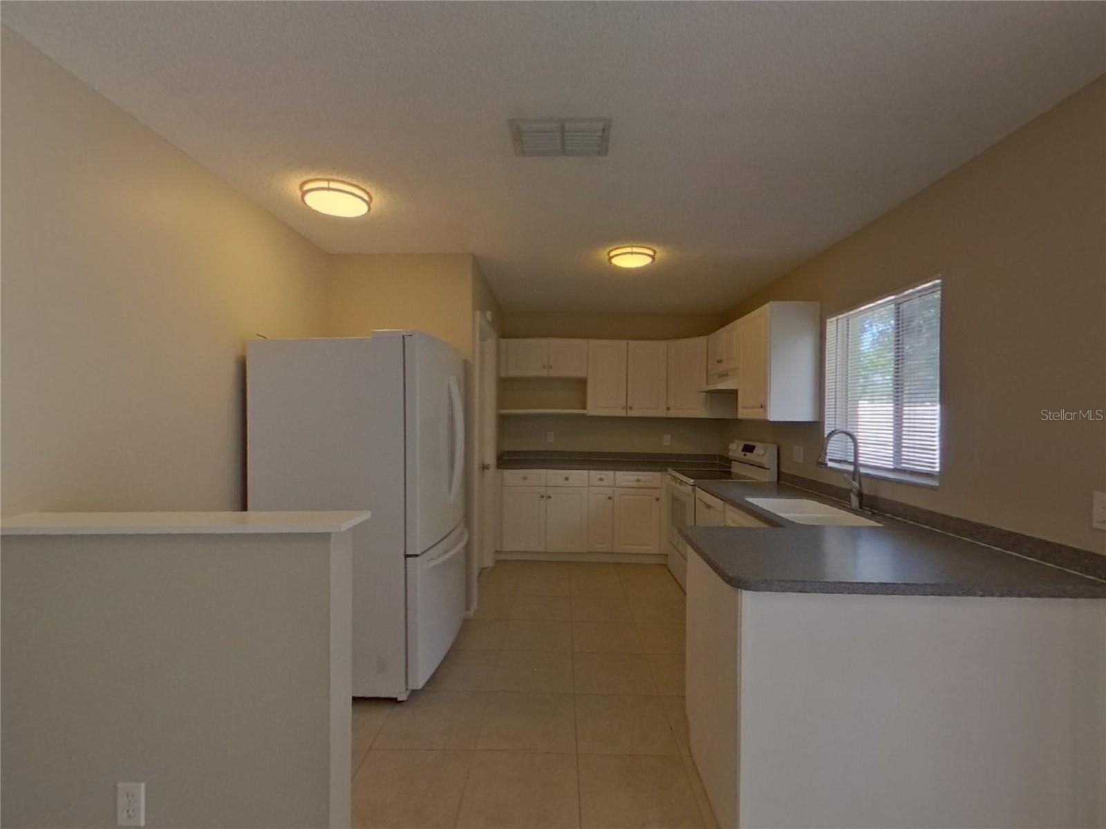 Image 6 of 13 For 8001 Cottonwoode Drive