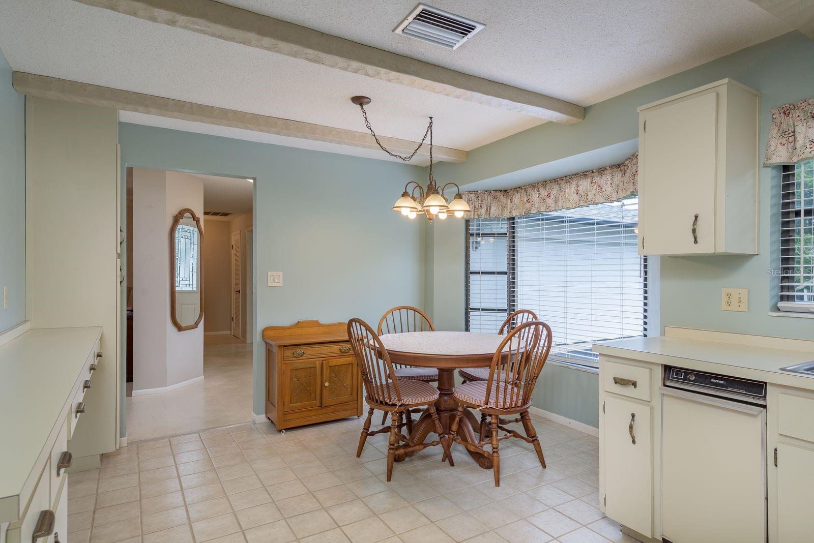 Image 13 of 37 For 828 Lakeside Terrace