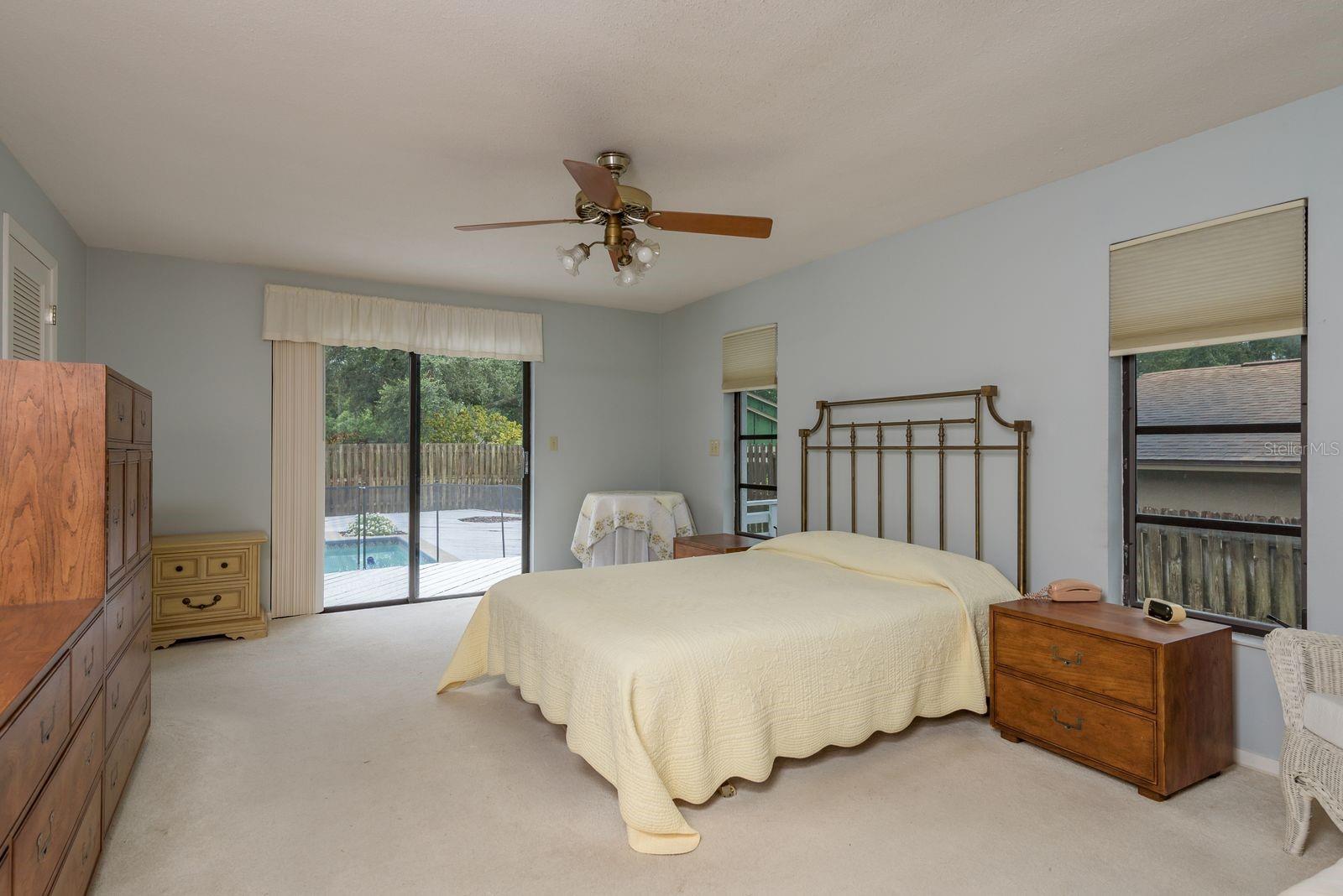 Image 15 of 37 For 828 Lakeside Terrace
